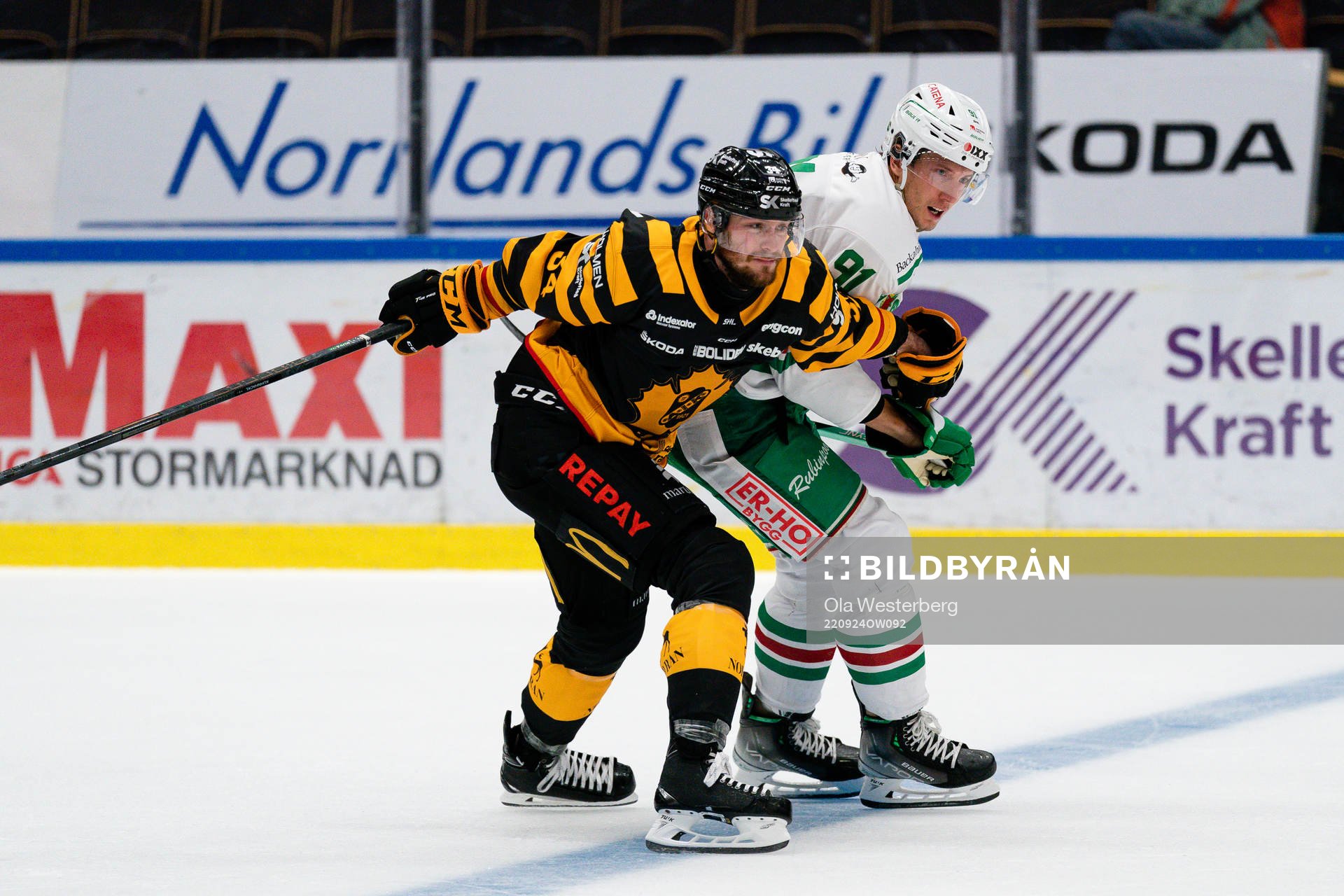Skellefteås Tom Kühnhackl och Rögles Adam Tambellini