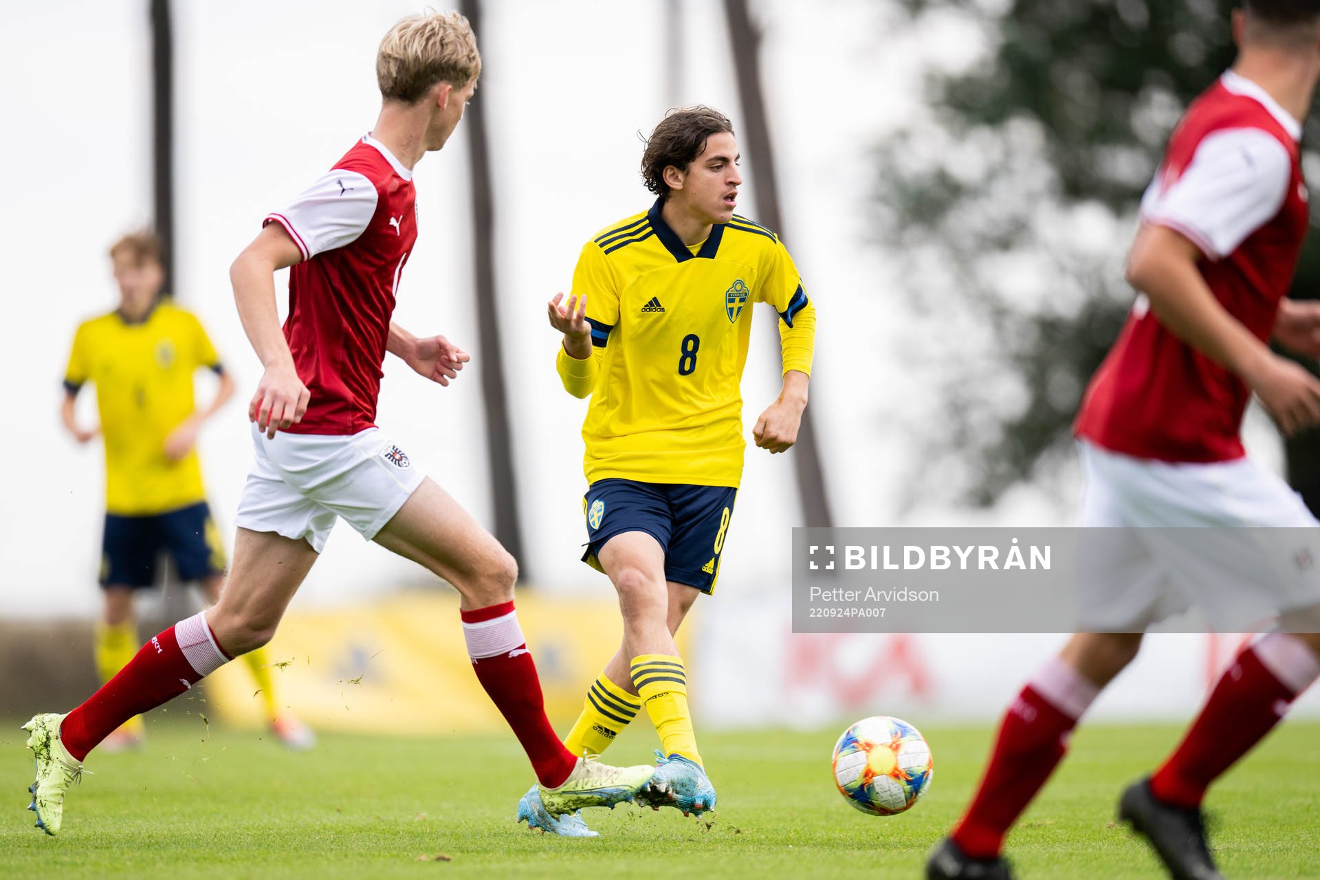 Taha Ayari of Sweden