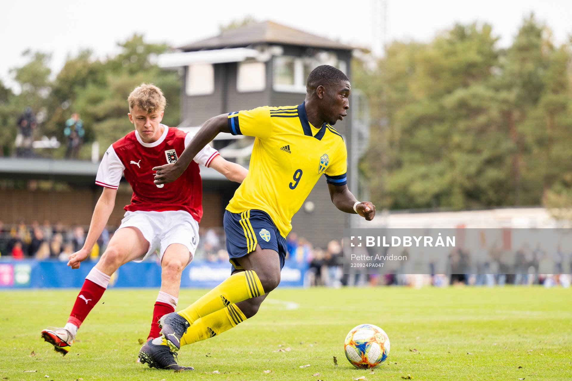 Emmanuel Tannor of Sweden and Benedict Scharner of Austria