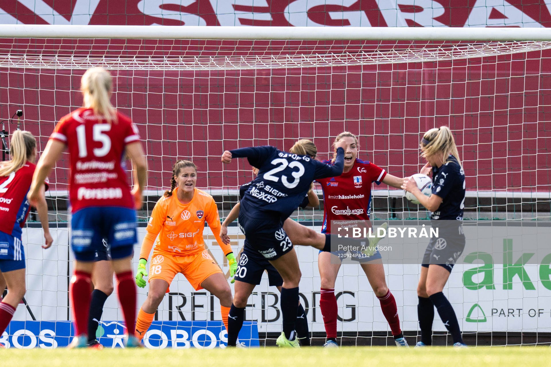 FC Rosengårds målvakt Teagan Micah och Vittsjös Clara