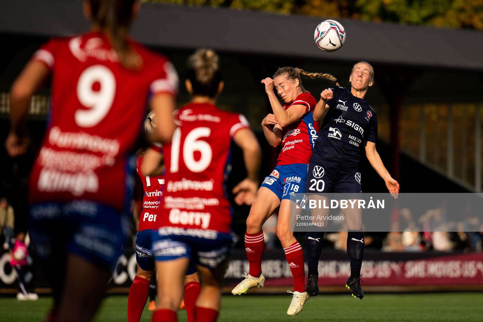 Vittsjös Linda Sällström och FC Rosengårds Mia Persson