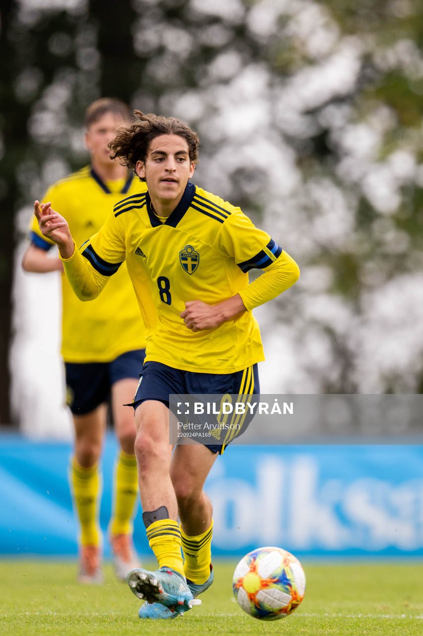 Taha Ayari of Sweden