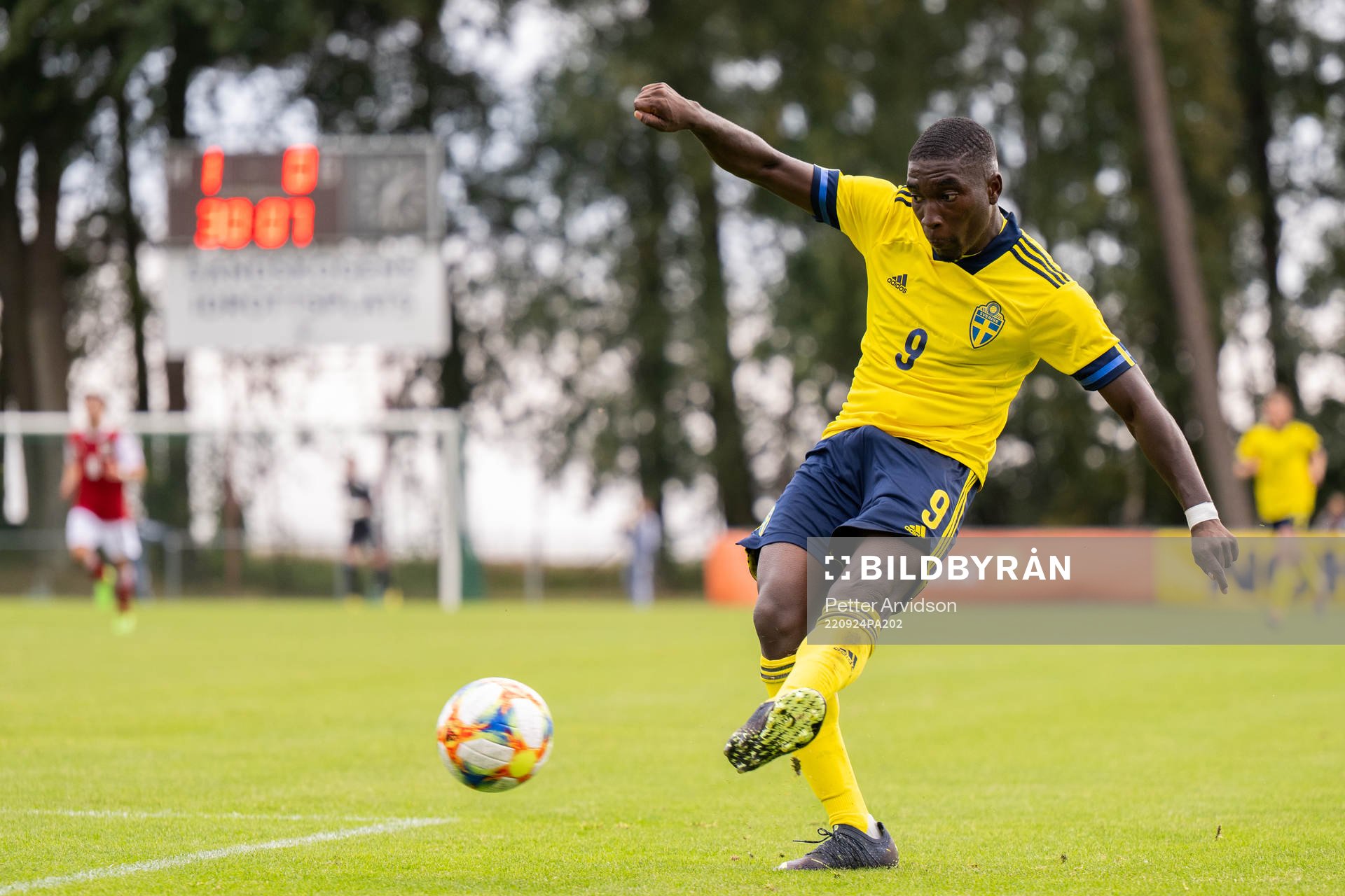 Emmanuel Tannor of Sweden