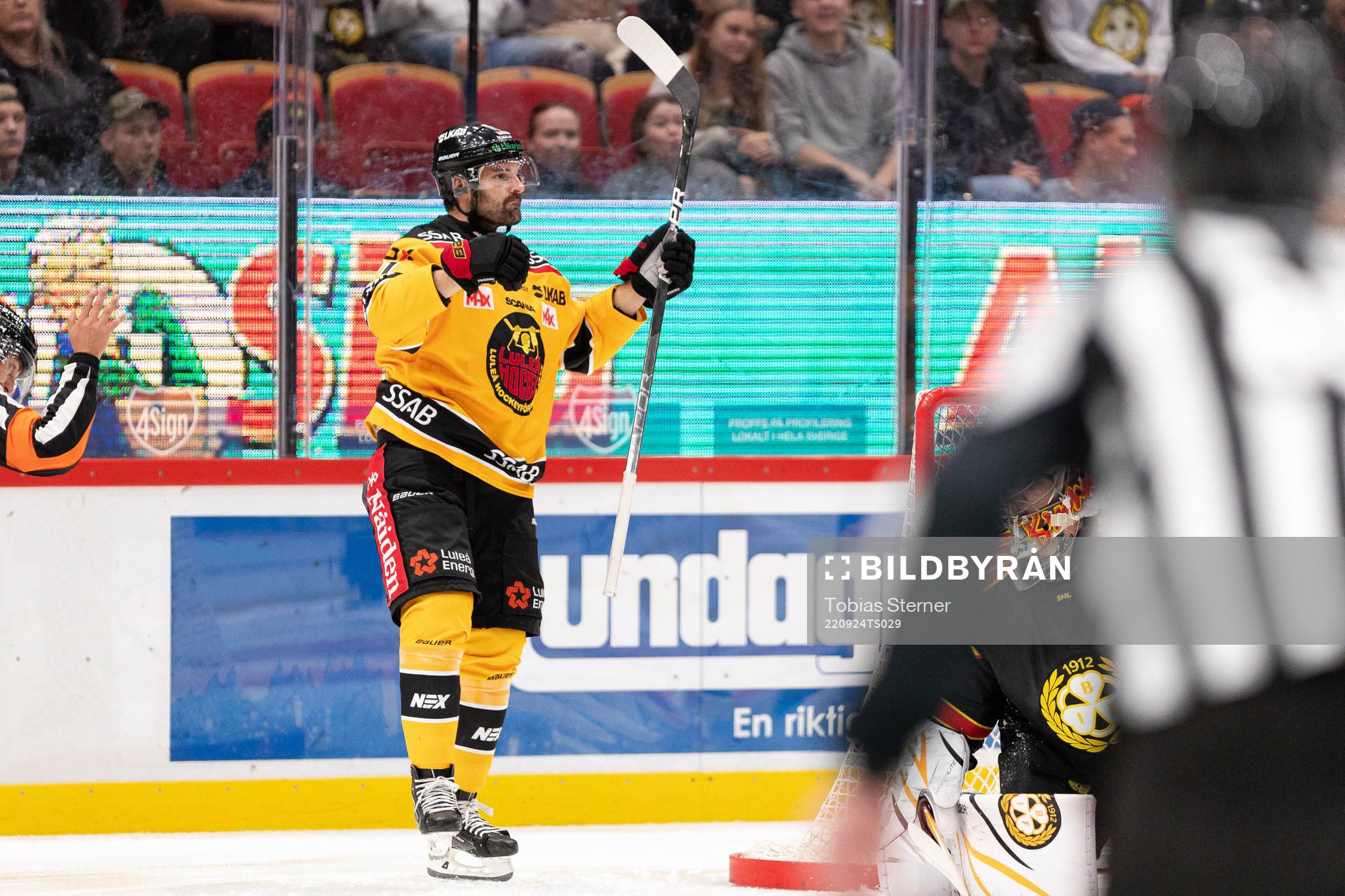 Luleås Linus Fröberg jublar