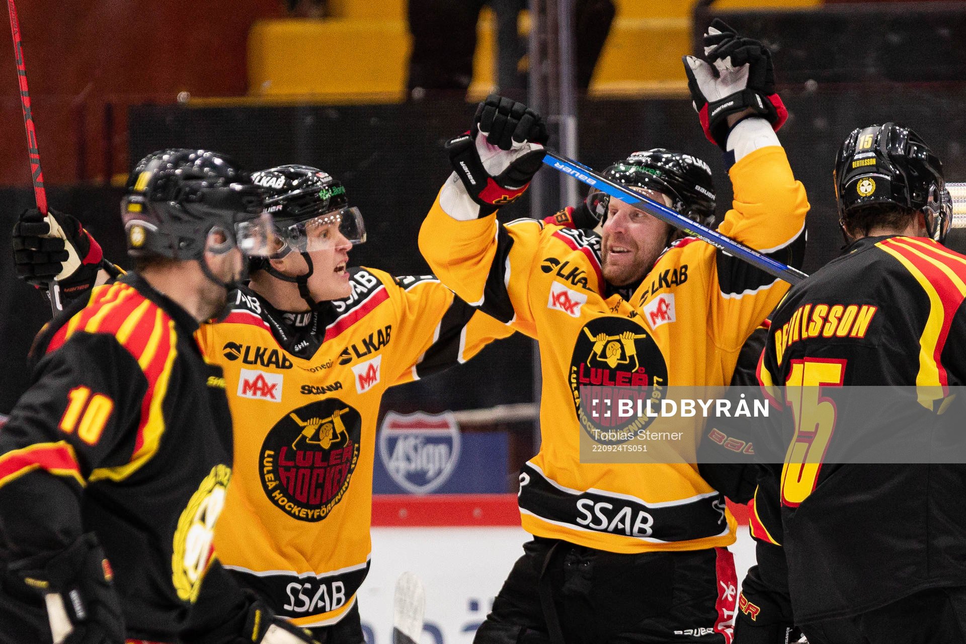 Luleås Leo Komarov jublar