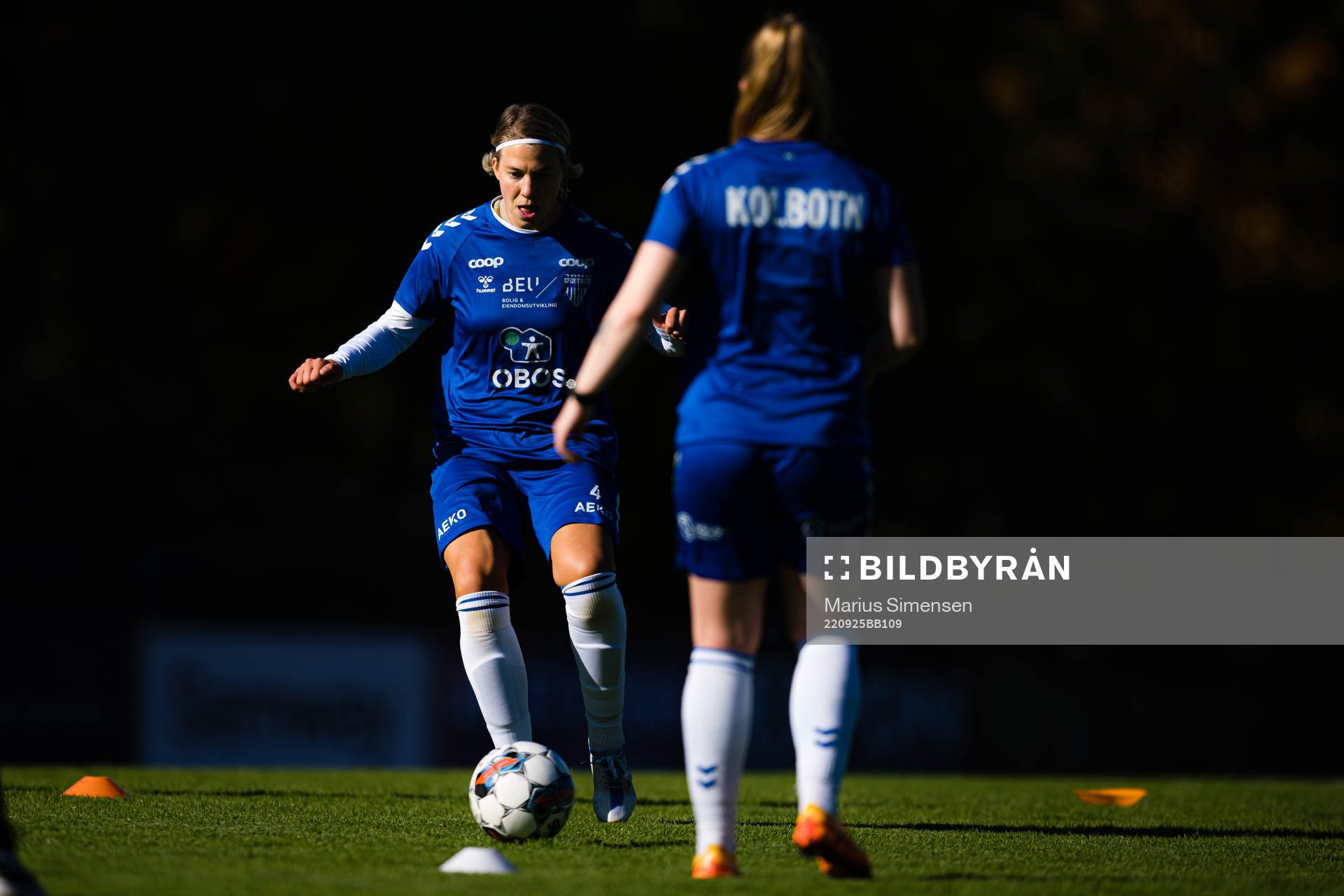 Lena Soleng Hansen of Kolbotn warms up