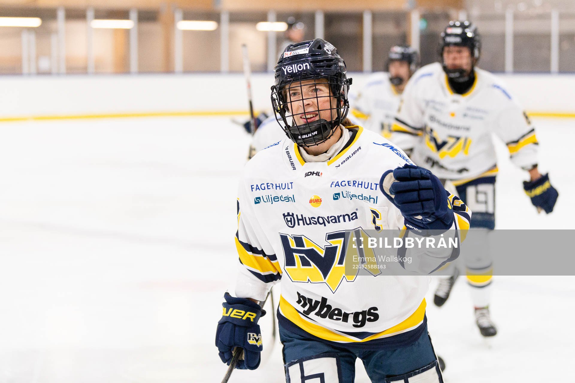 HV71s Sanni Hakala jublar