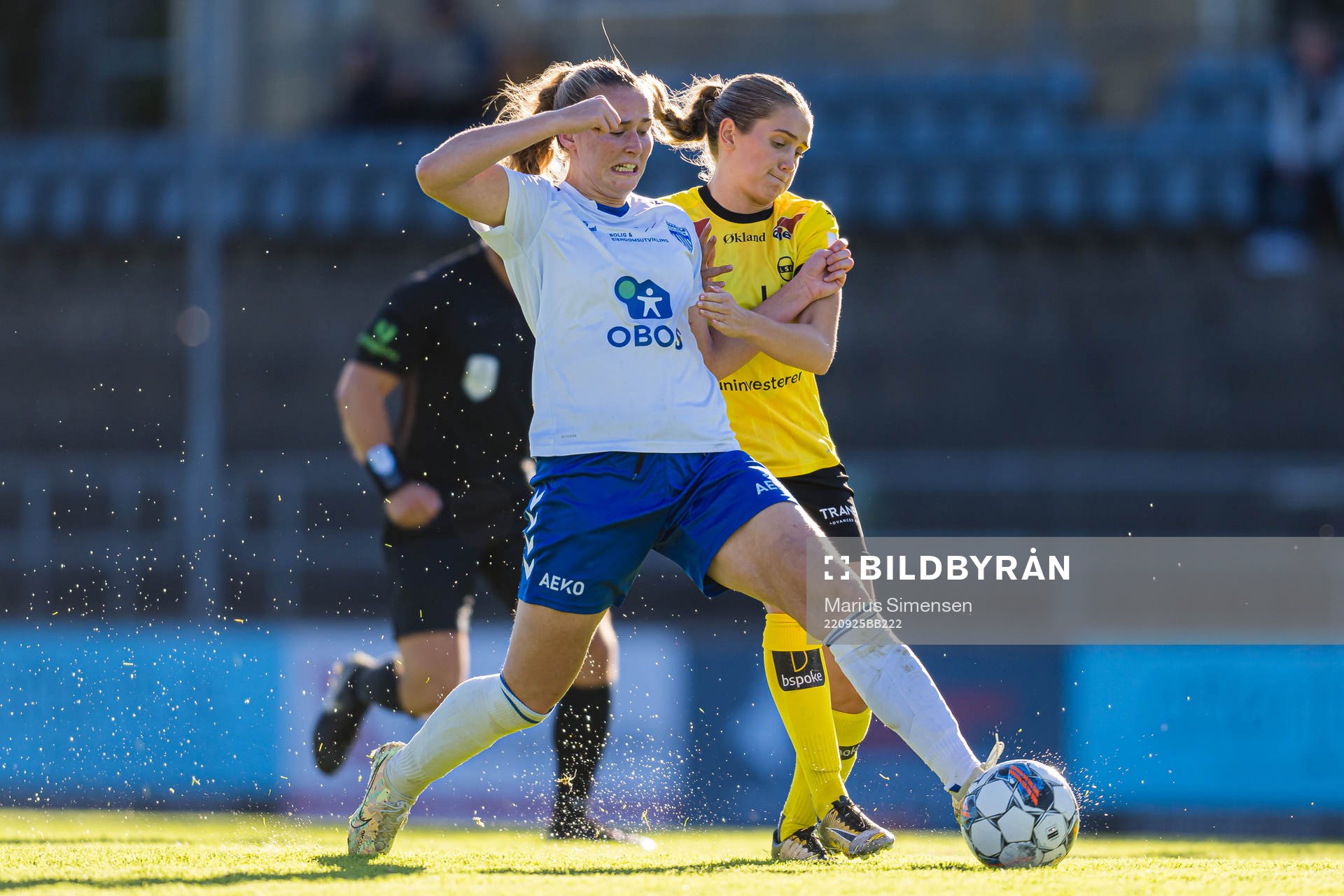 Tonje Pedersen of Kolbotn and Irene Dirdal of LSK Kvinner