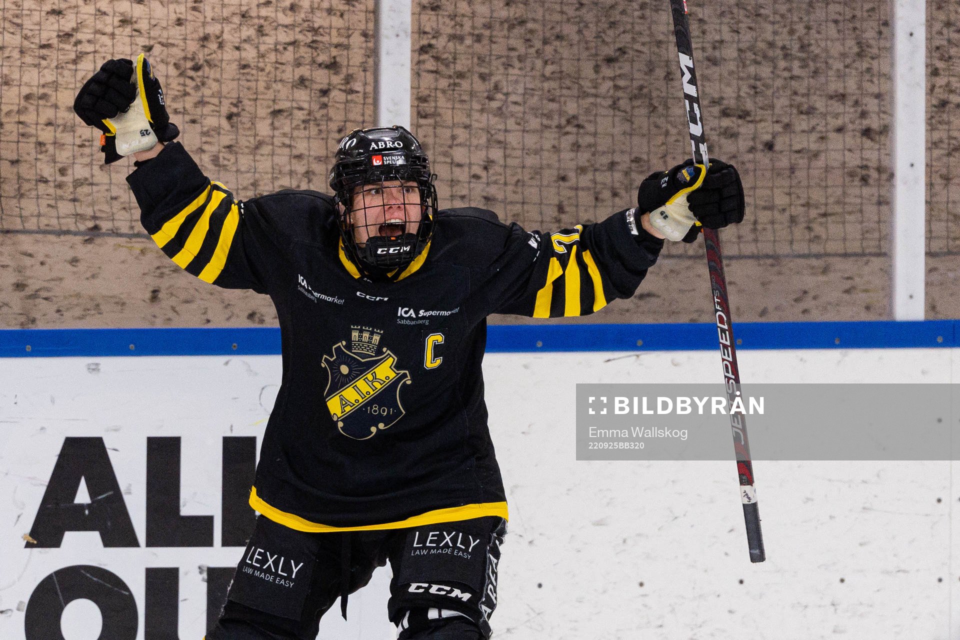 AIKs Sara Säkkinen jublar