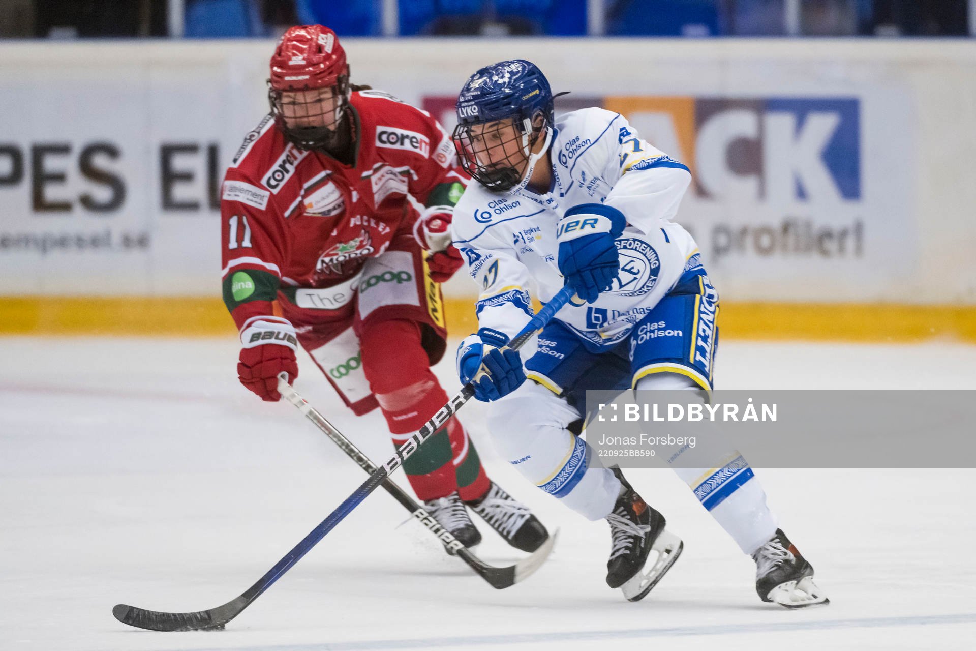 Leksands Victoria Klimek och Modos Julia Perjus