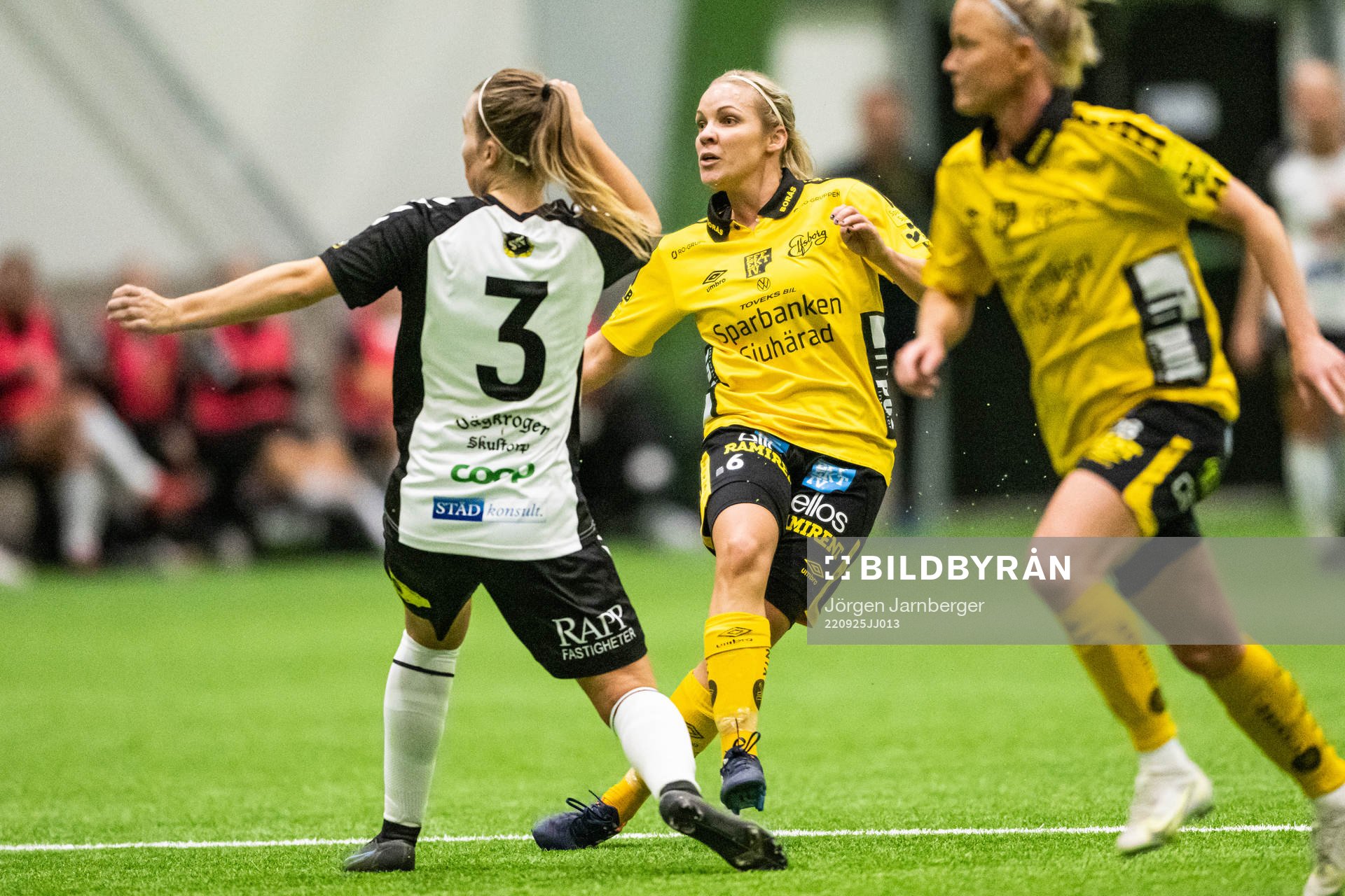 Elfsborgs Linda Westberg Carlsson under fotbollsmatchen i Div 2 Mellersta Götaland mellan Elfsborg och Skultorp den 25 september 2022 i Borås.