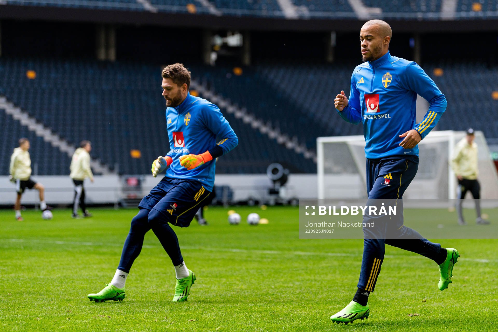 Goalkeeper Kristoffer Nordfeldt and Robin Quaison