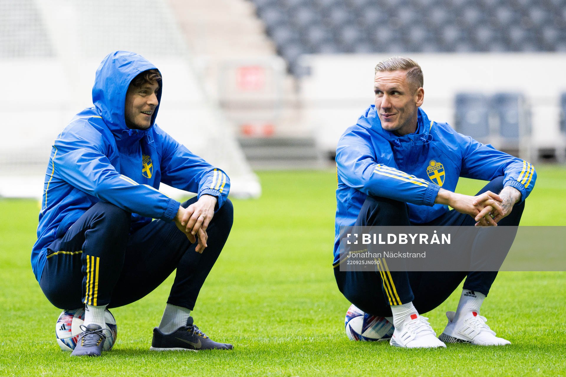 Victor Nilsson Lindelöf and goalkeeper Robin Olsen