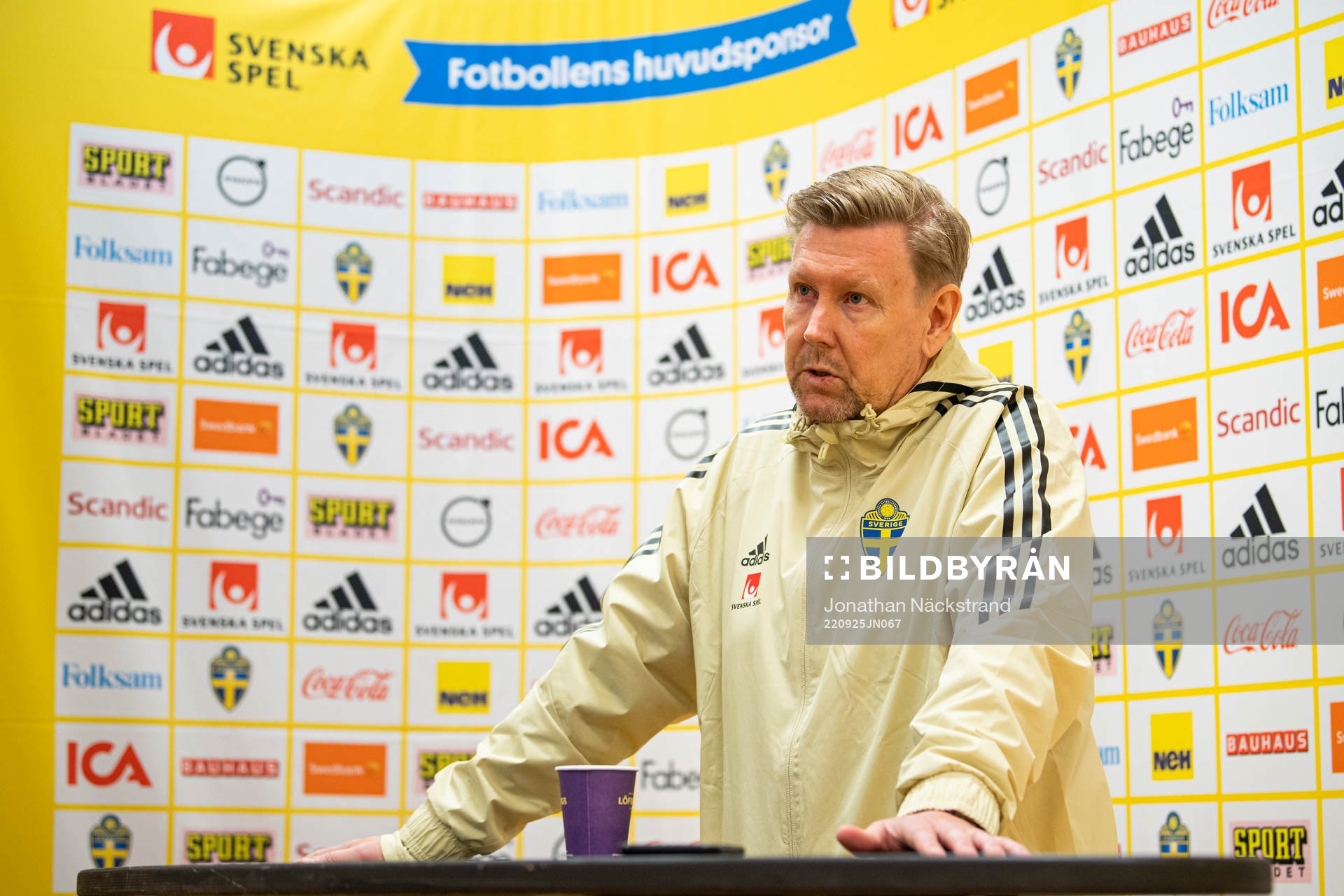 Assistant coach Peter Wettergren