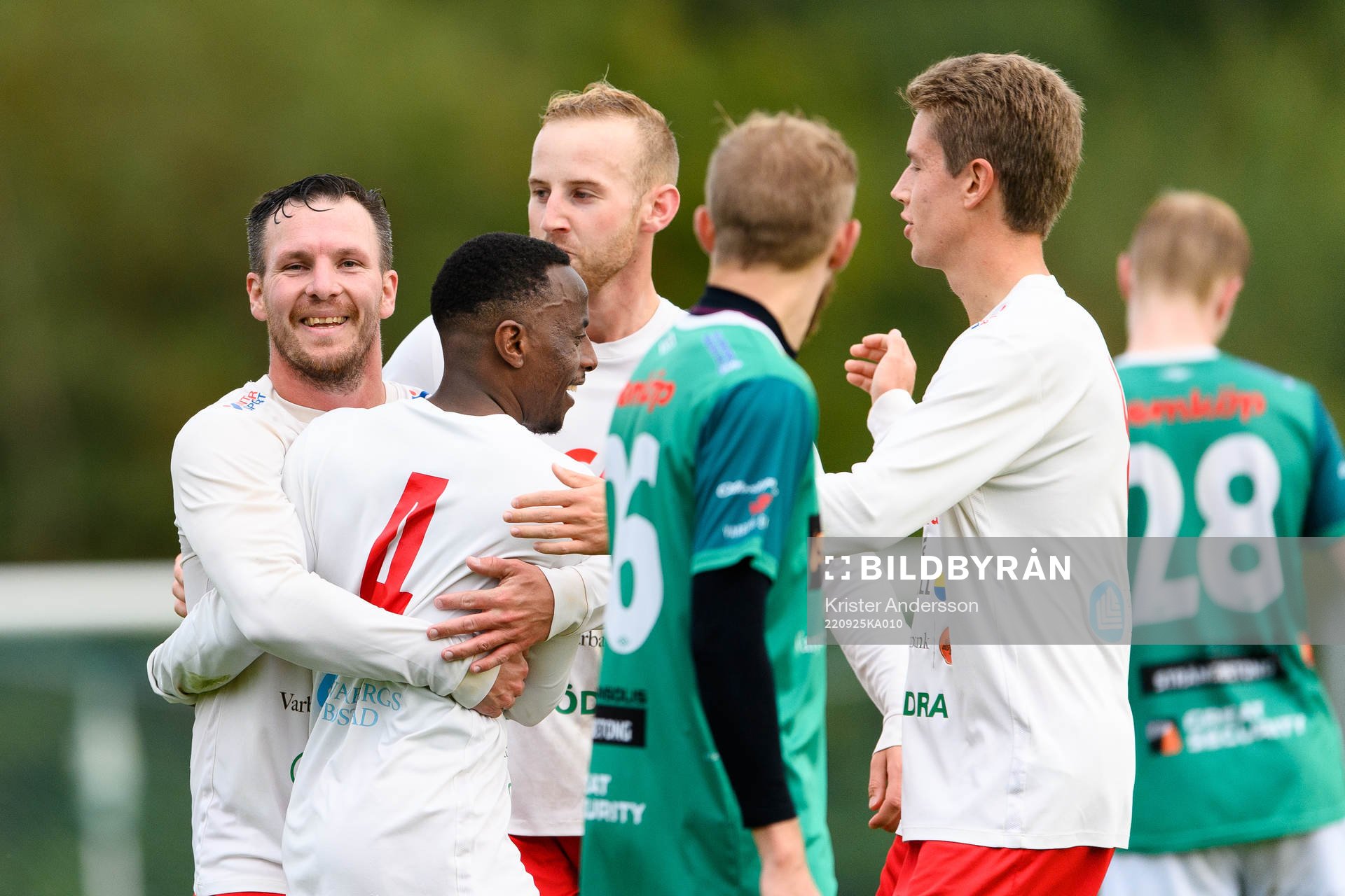 Buas spelare jublar