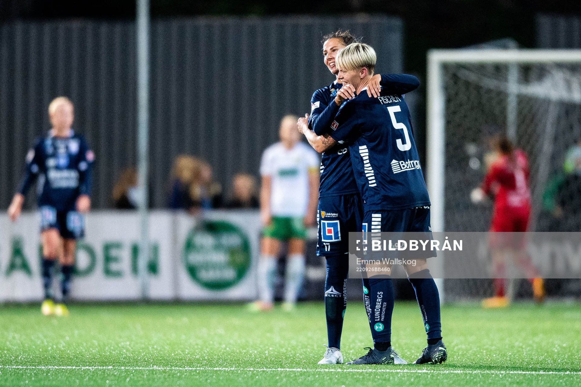 Linköpings Nellie Karlsson och Nilla Fischer jublar