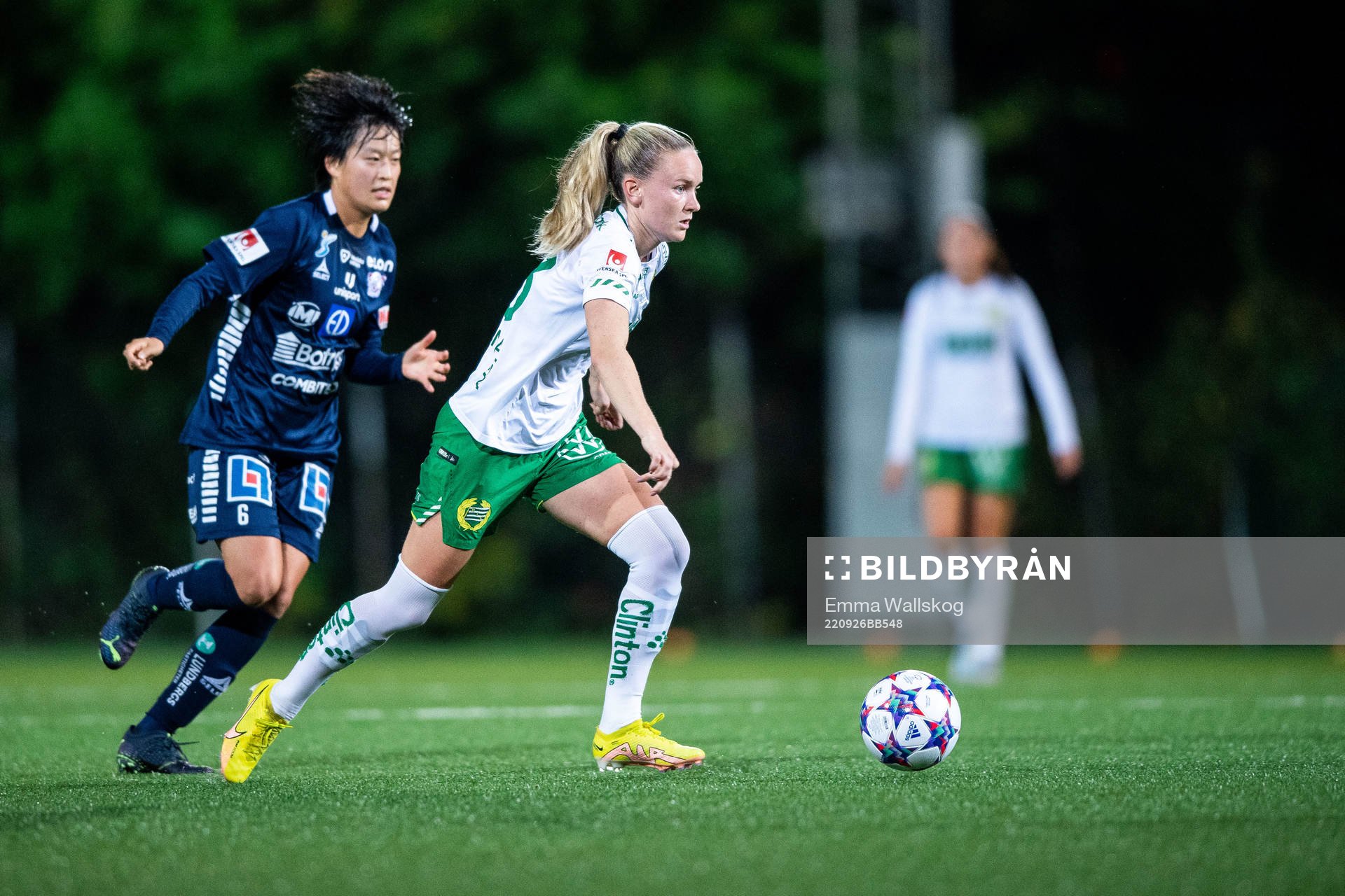 Linköpings Saori Takarada och Hammarbys Matilda Vinberg