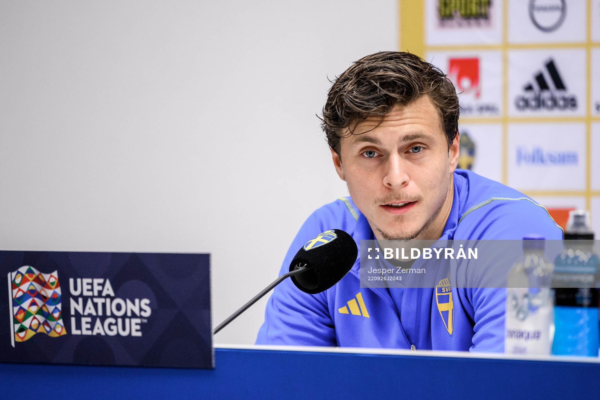Victor Nilsson Lindelöf at a press conference