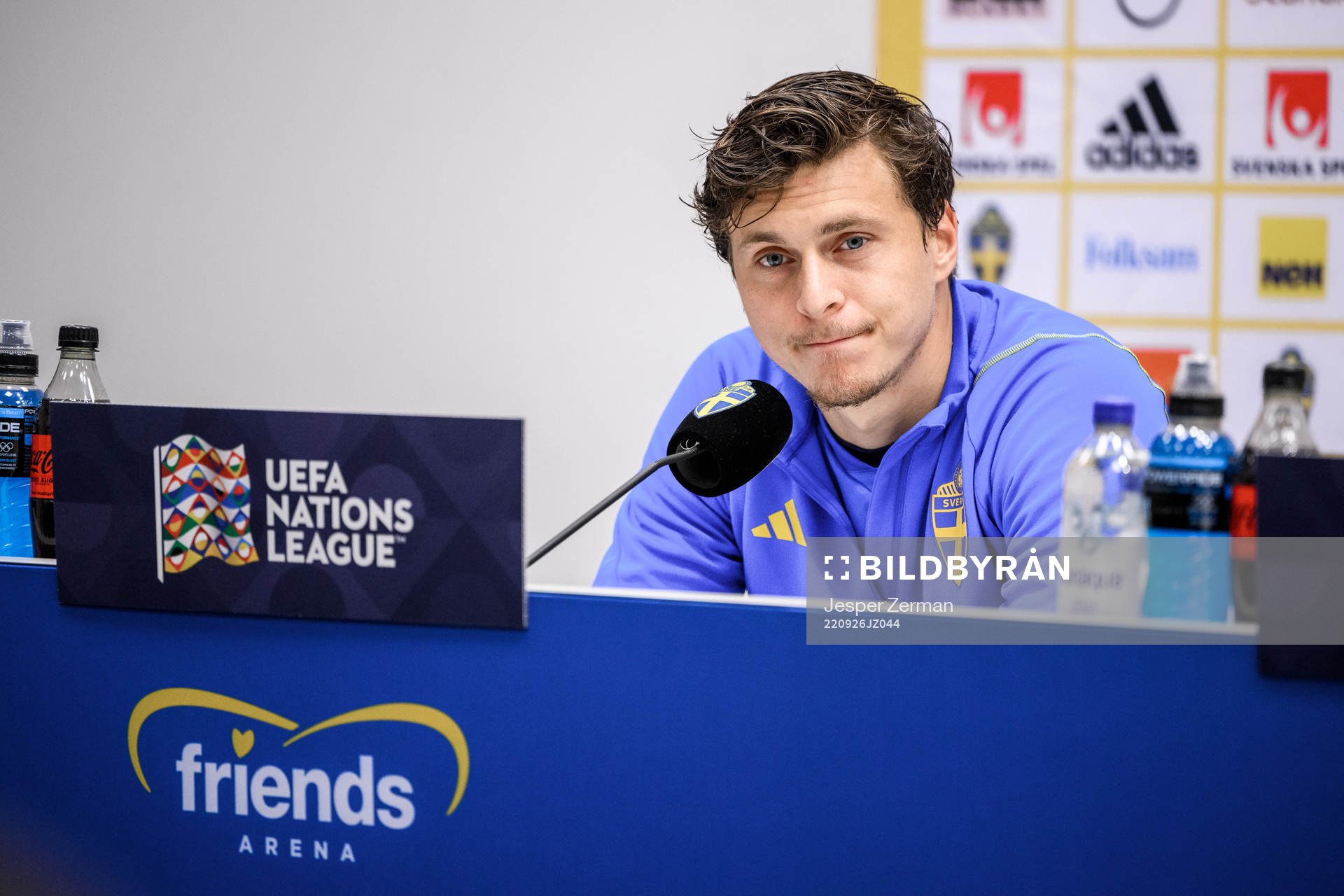 Victor Nilsson Lindelöf at a press conference