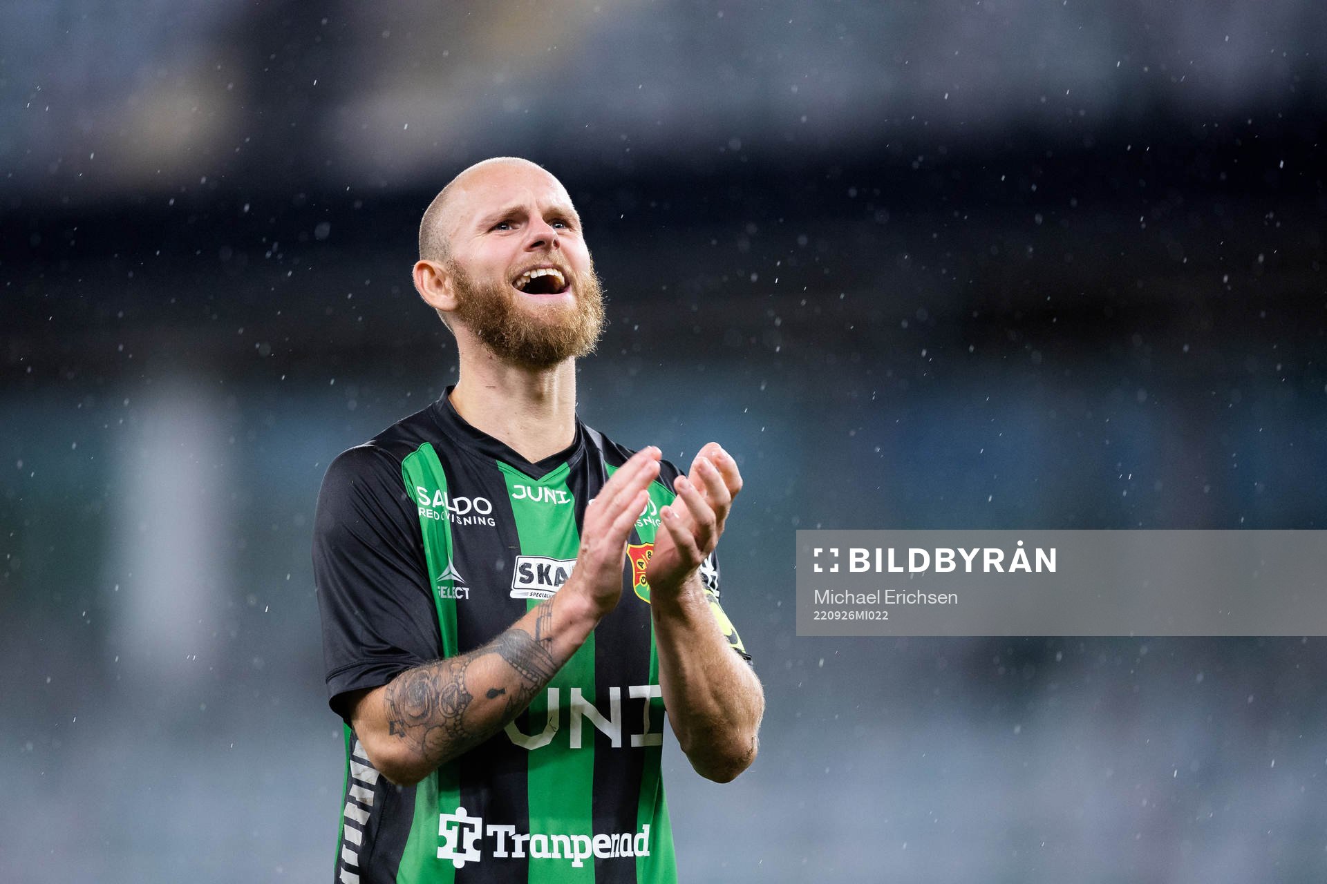 GAIS Niklas Andersen jublar framför klacken