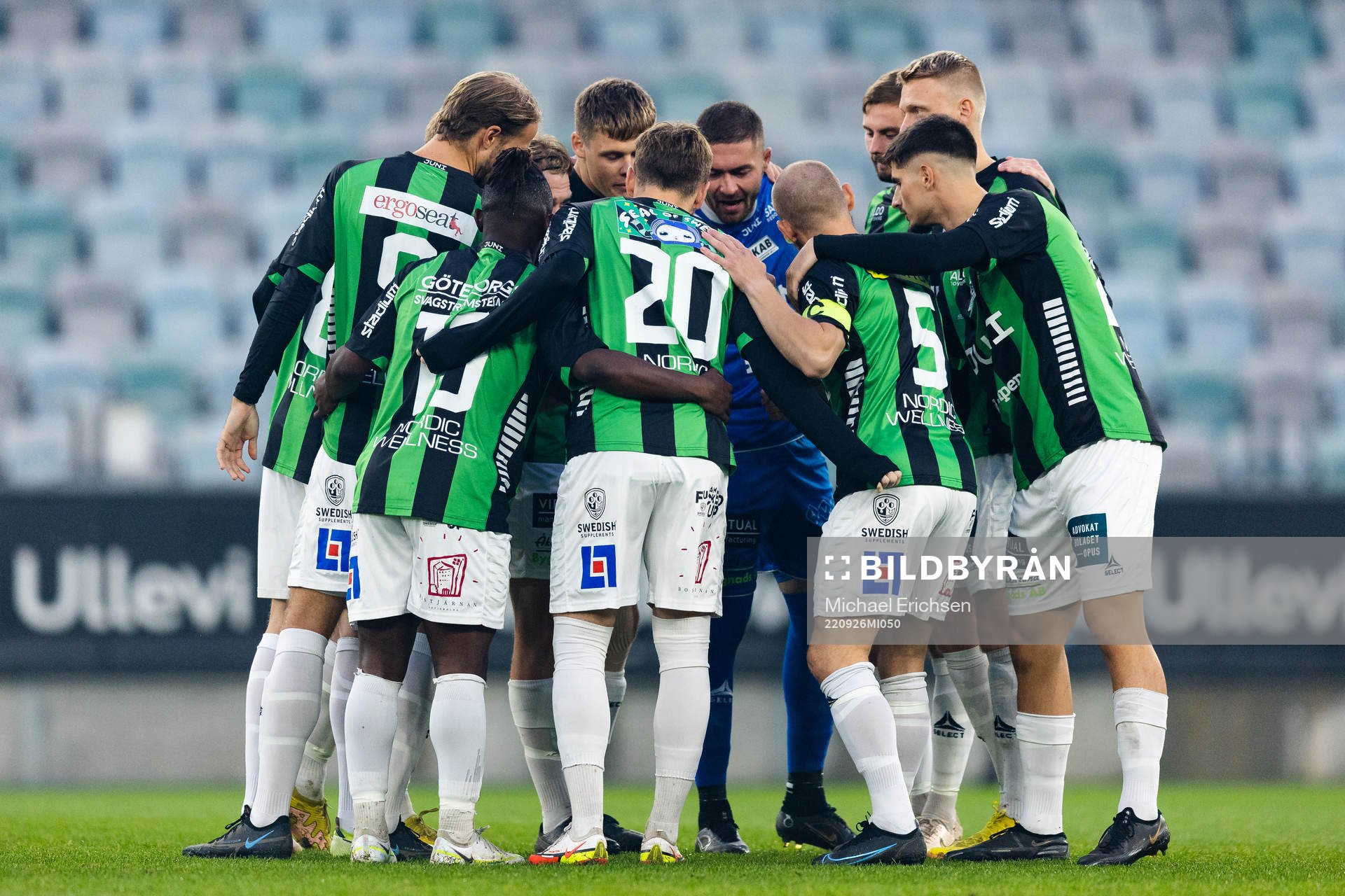 GAIS samlade innan fotbollsmatchen i Ettan södra mellan GAIS och Lindome den 26 september 2022 i Göteborg. 