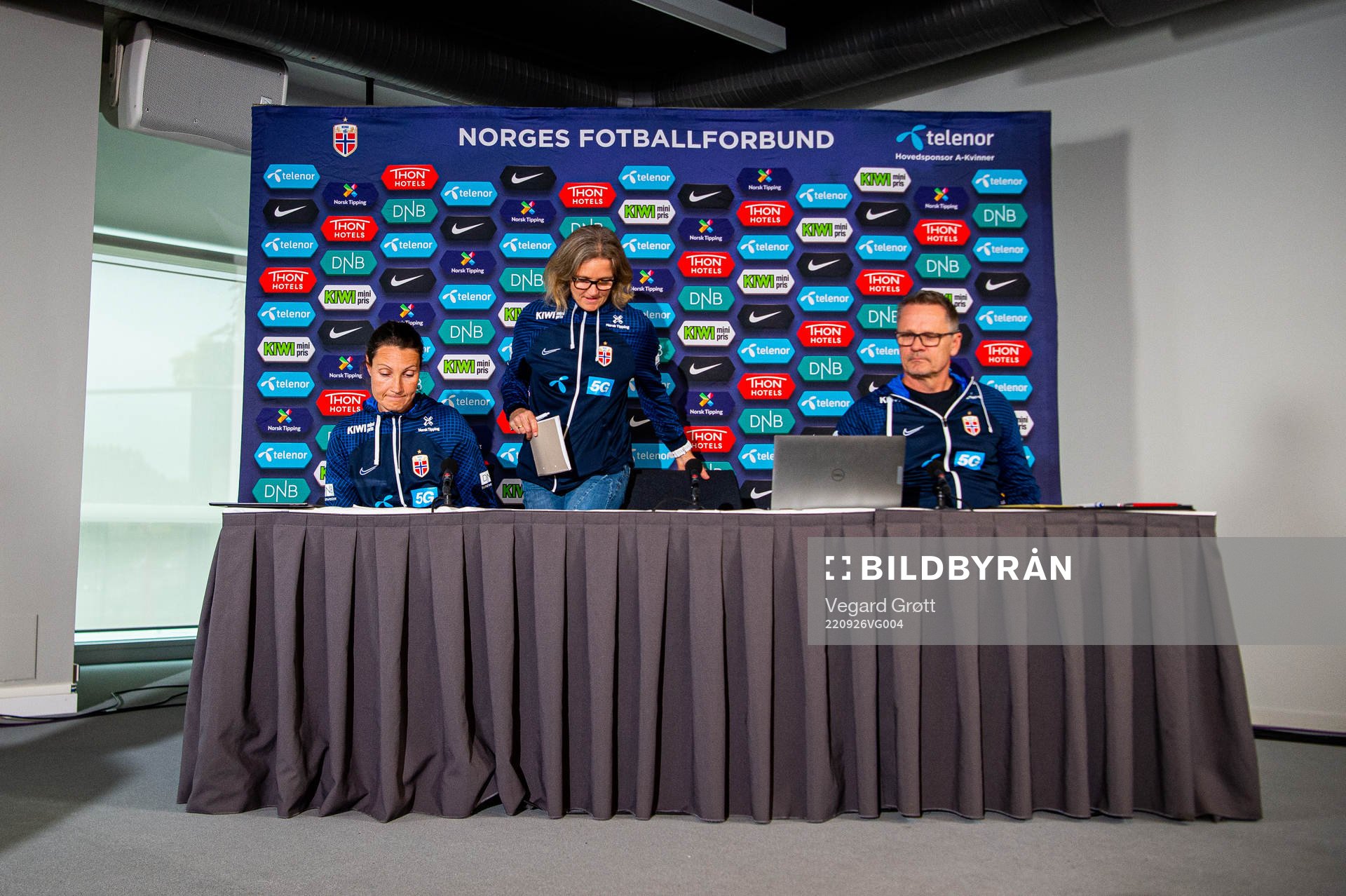 Ingvild Stensland, Hege Riise and press officer Halvor Lea present the squad selection of the Norwegian women's national football team during a press conference on September 26, 2022 in Oslo.