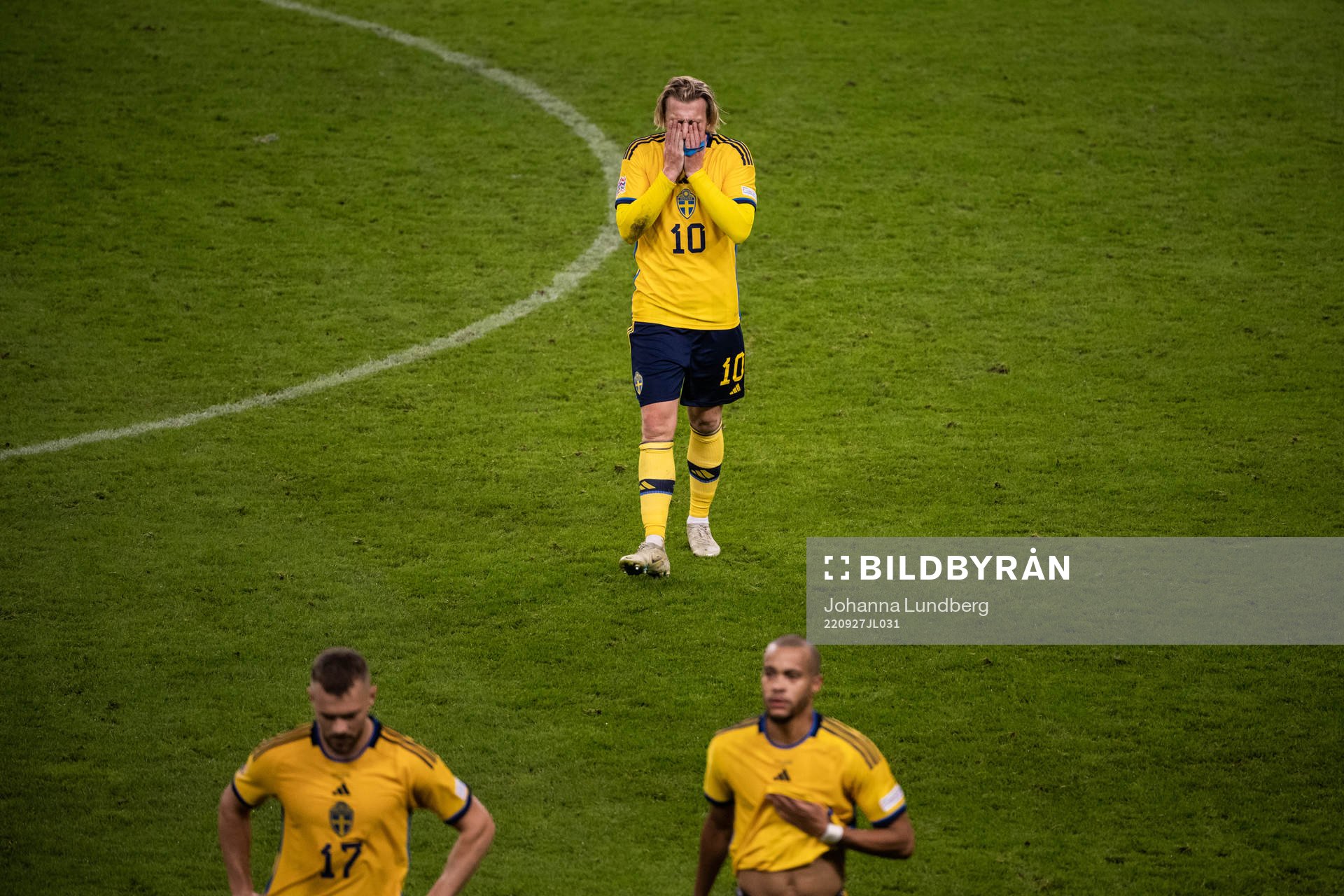 Emil Forsberg of Sweden looks dejected
