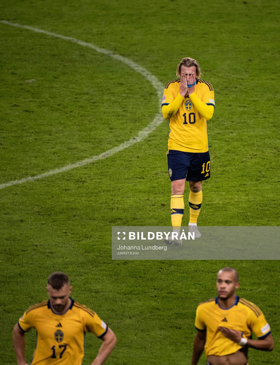 Emil Forsberg of Sweden looks dejected