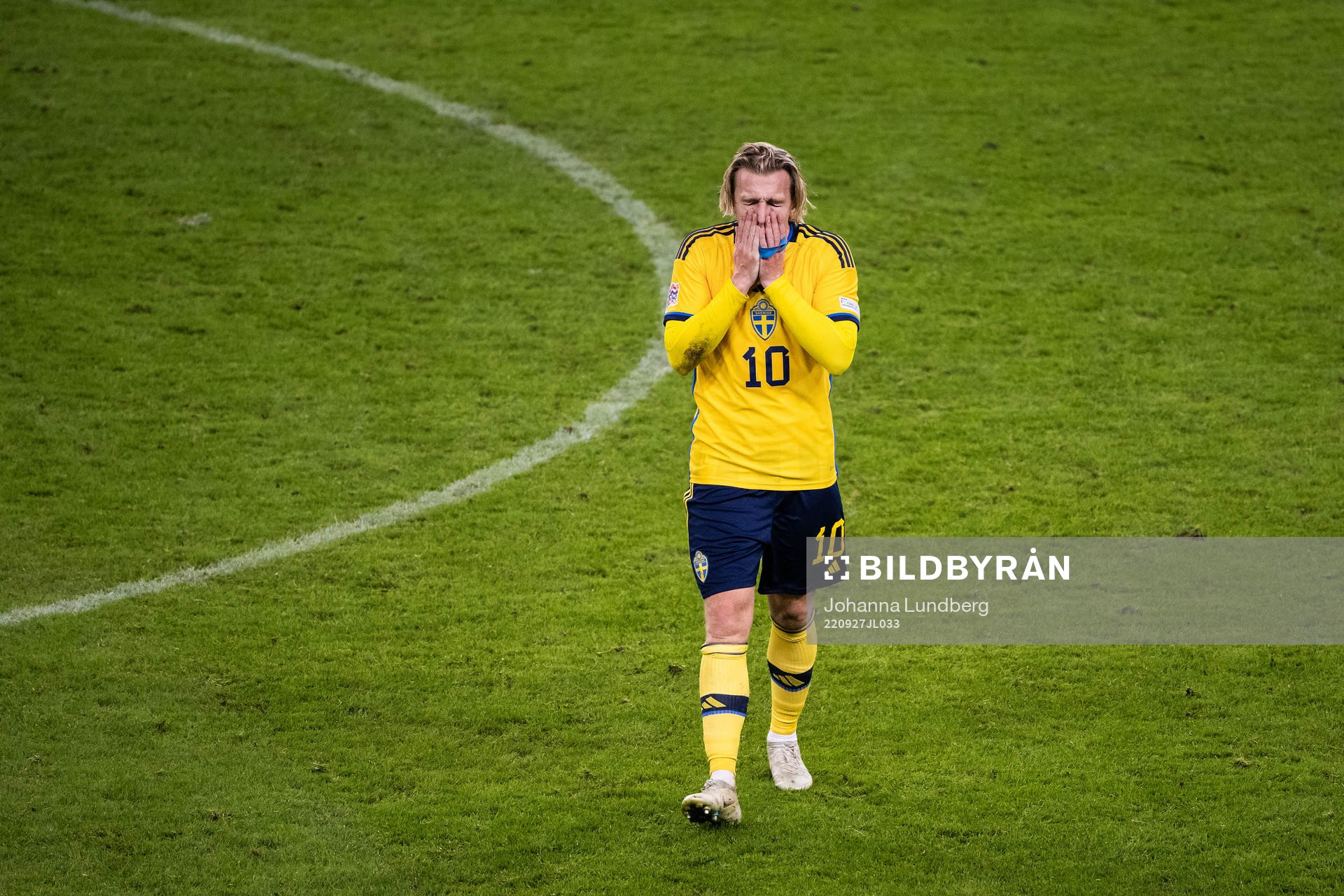 Emil Forsberg of Sweden looks dejected