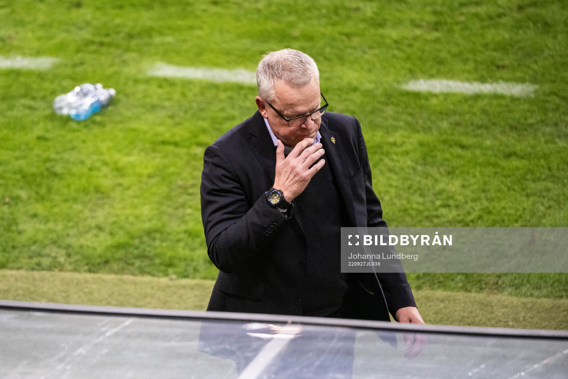 Head coach Janne Andersson of Sweden looks dejected