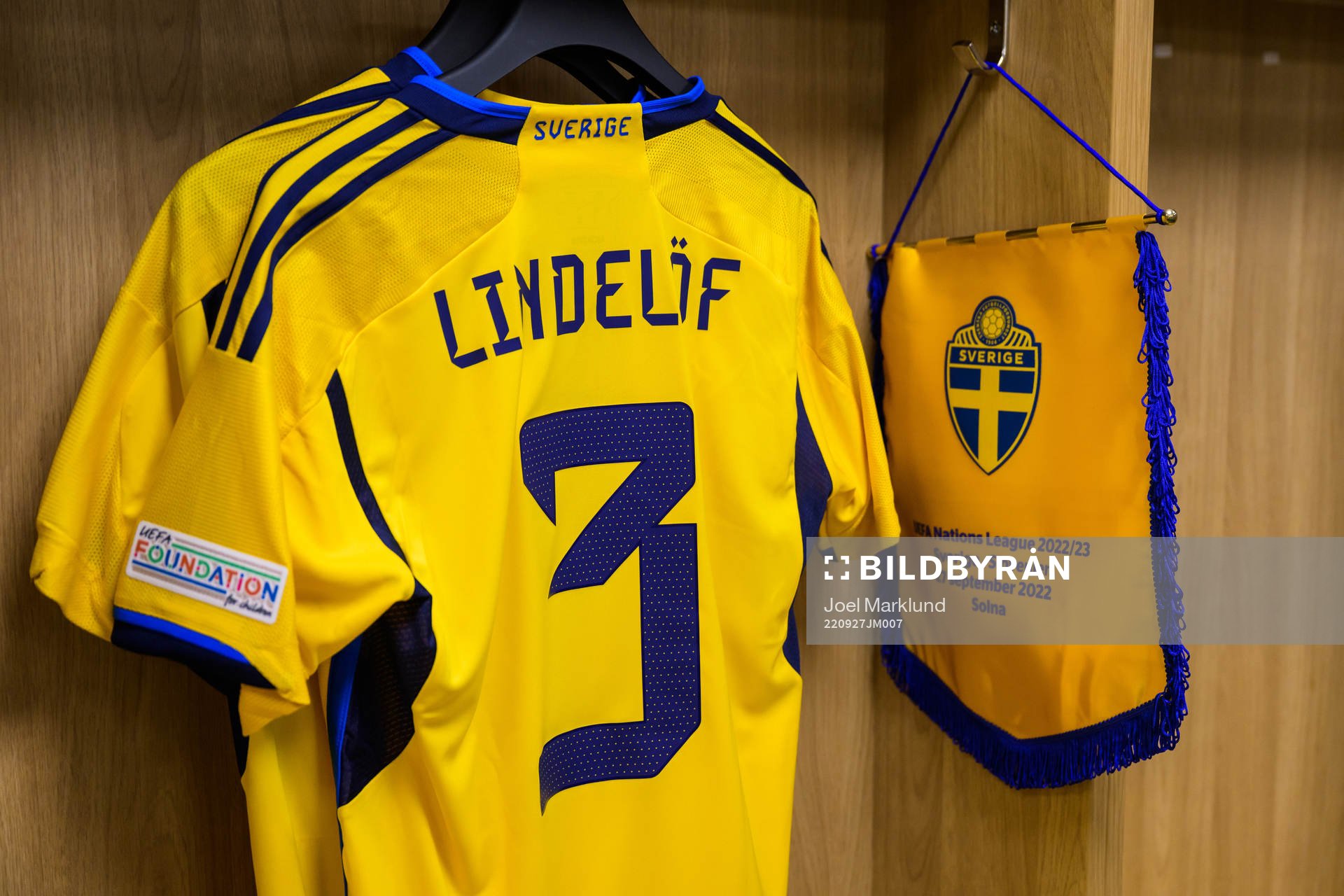 Jersey of Victor Nilsson Lindelöf in the dressing room of