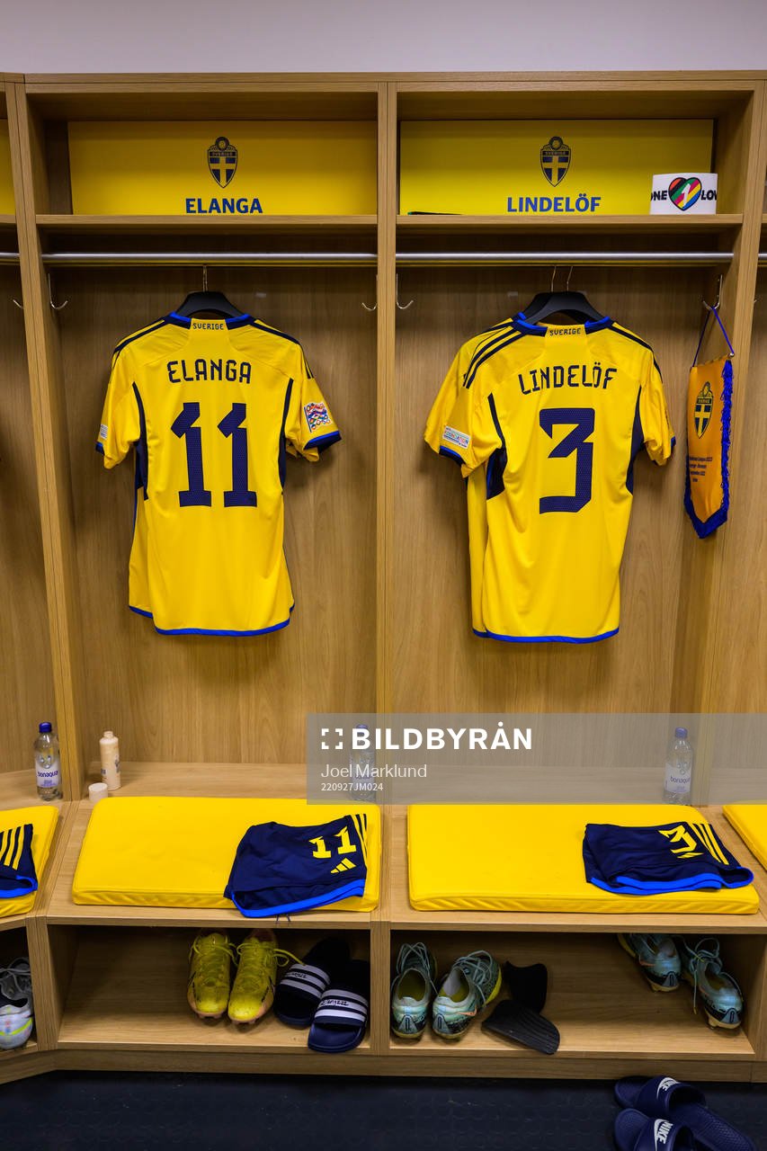 Jerseys of Anthony Elanga and Victor Nilsson Lindelöf in