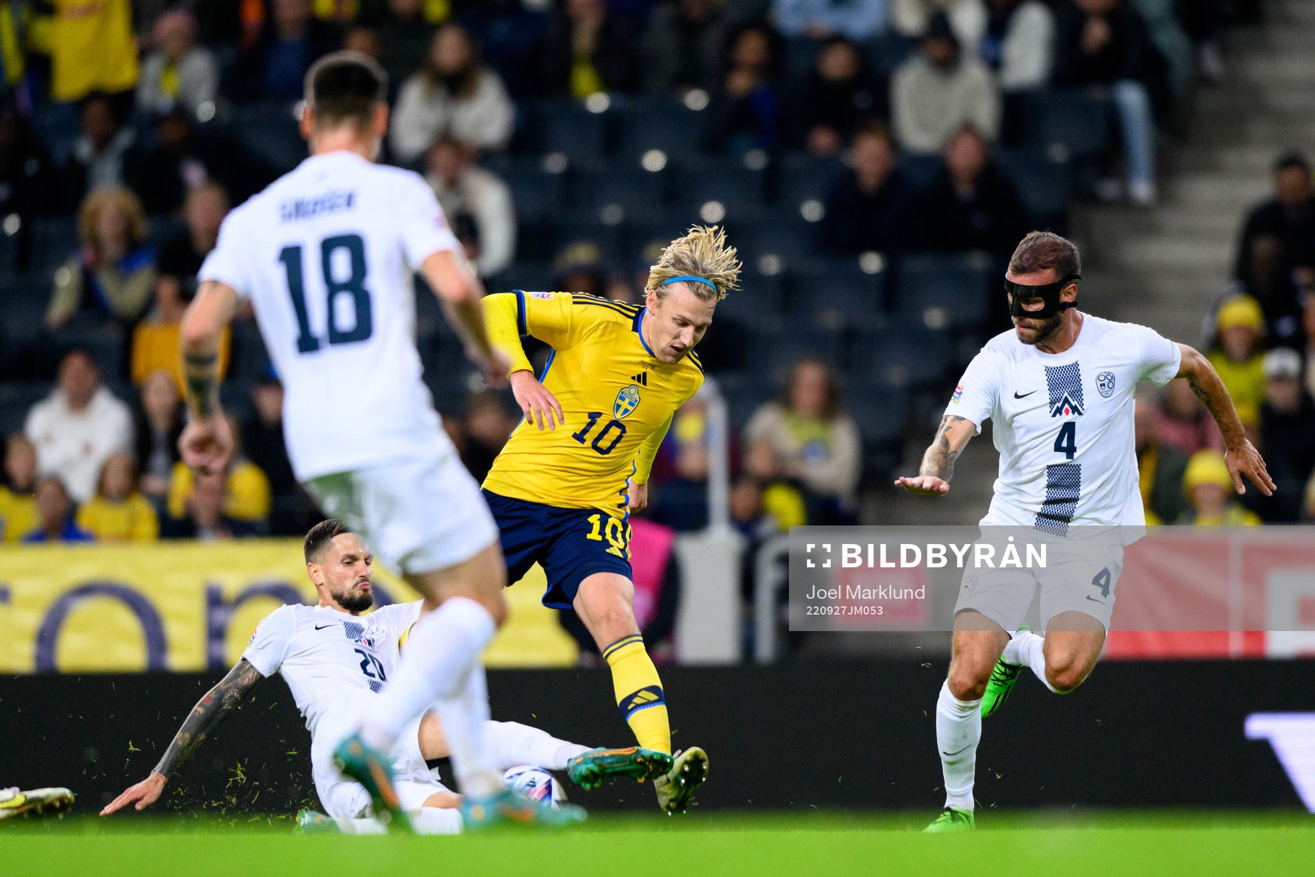 Emil Forsberg of Sweden against Petar Stojanovic and Miha