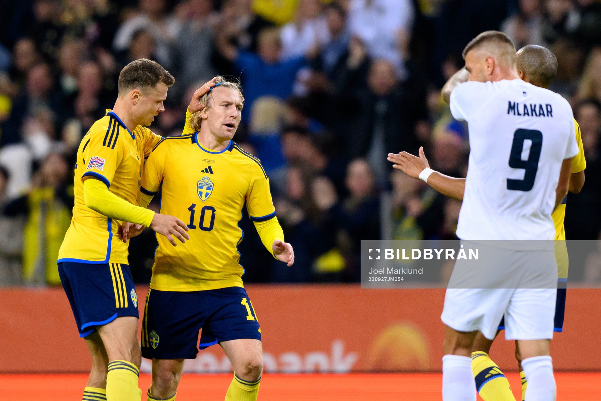 Viktor Claesson and Emil Forsberg of Sweden celebrates