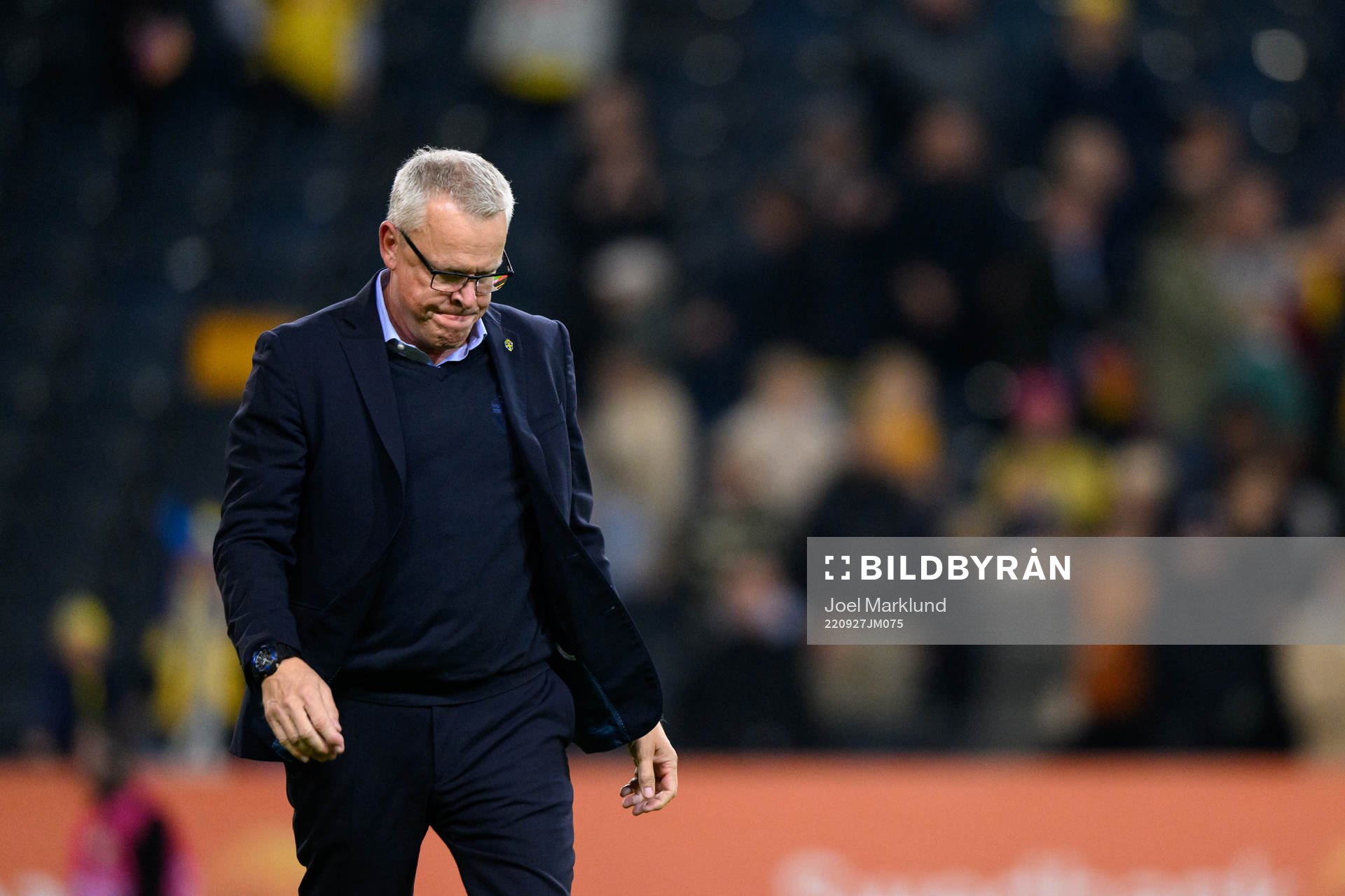 Head coach Janne Andersson of Sweden looks dejected