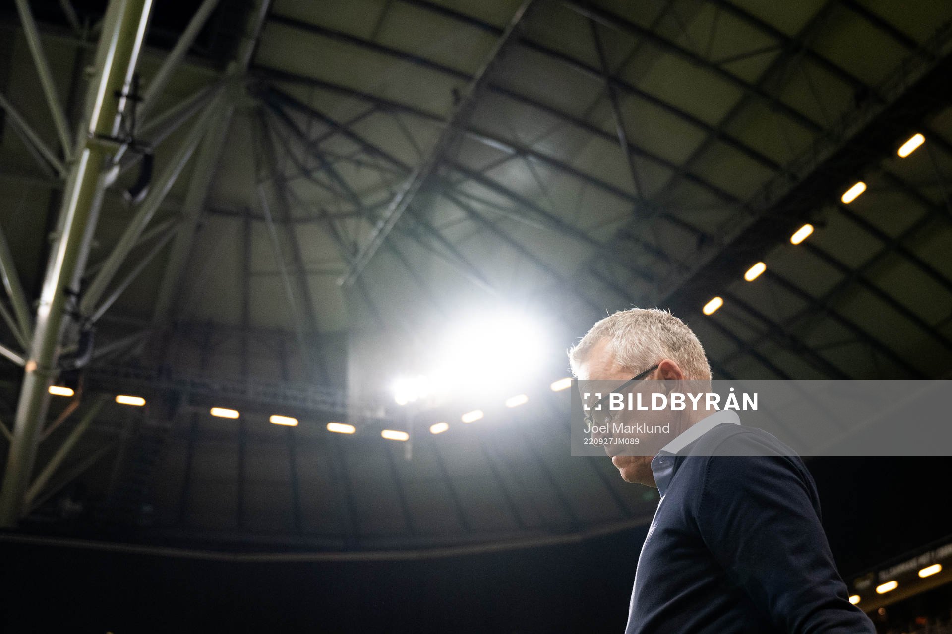 Head coach Janne Andersson of Sweden looks dejected