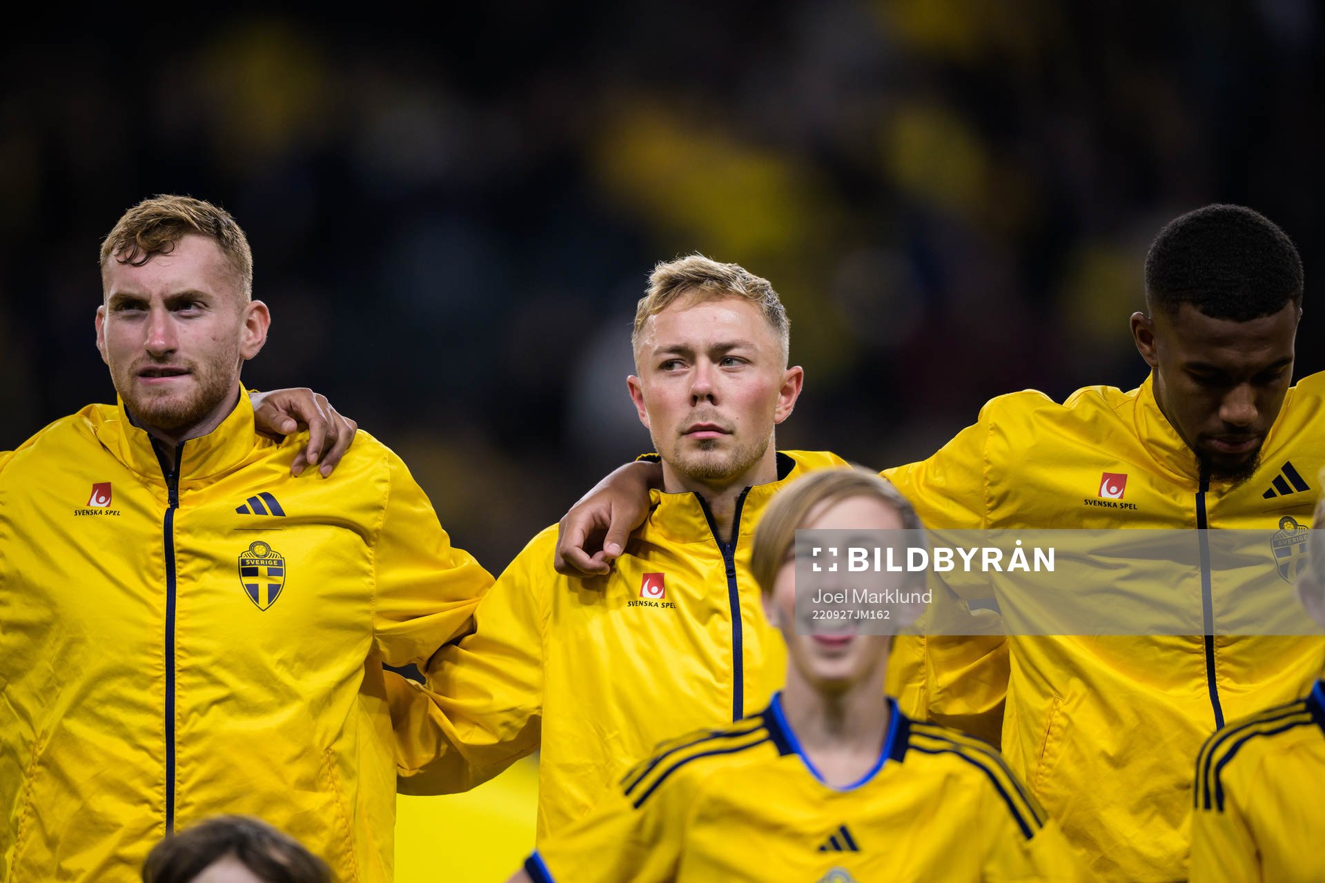 Dejan Kulusevski, Joel Andersson and Isak Hien of Sweden