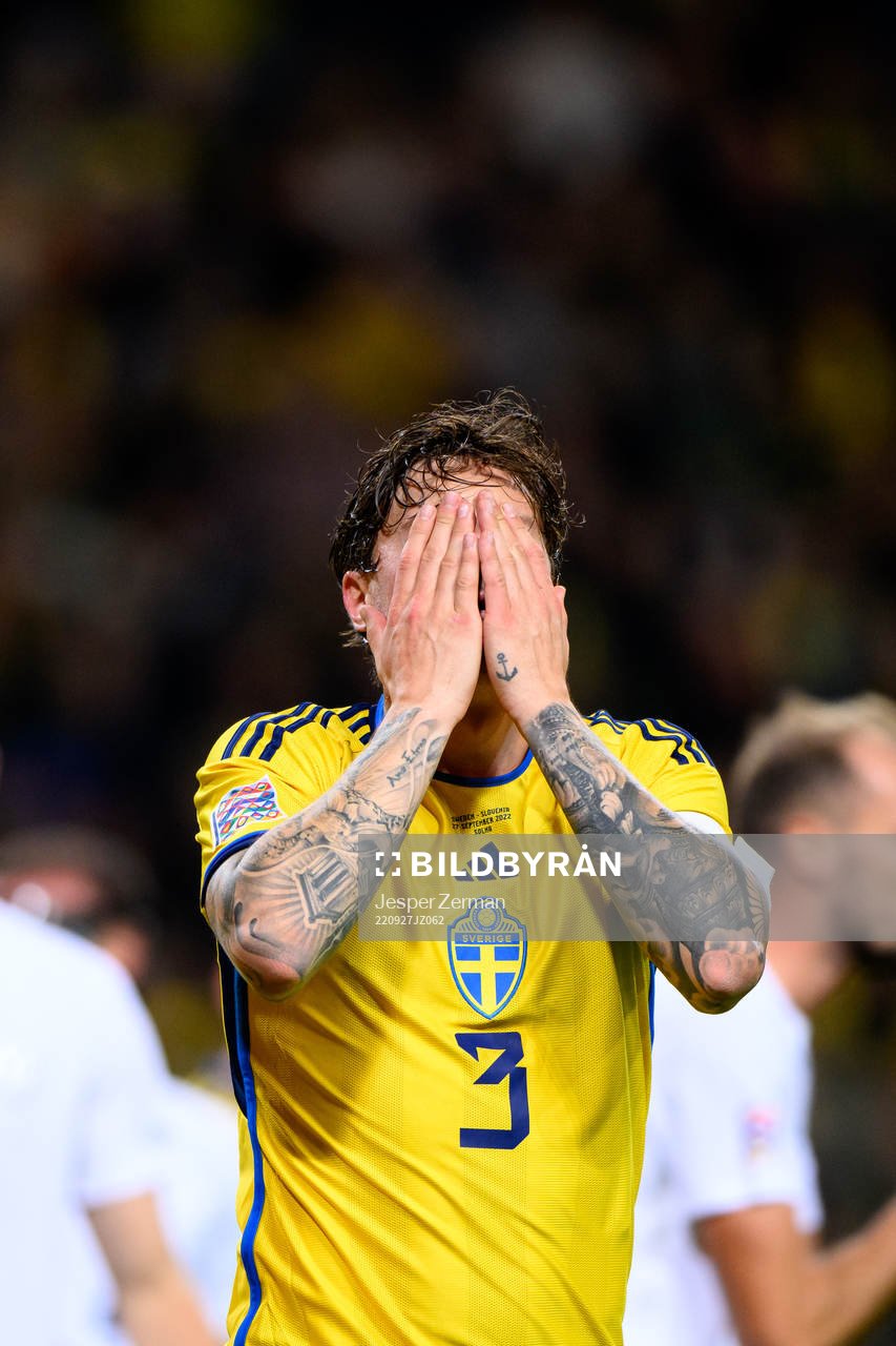 Victor Nilsson Lindelöf of Sweden looks dejected