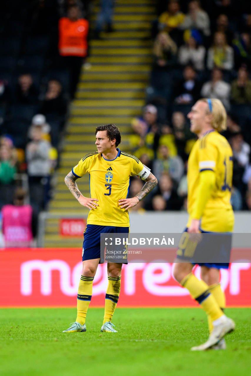 Victor Nilsson Lindelöf of Sweden looks dejected