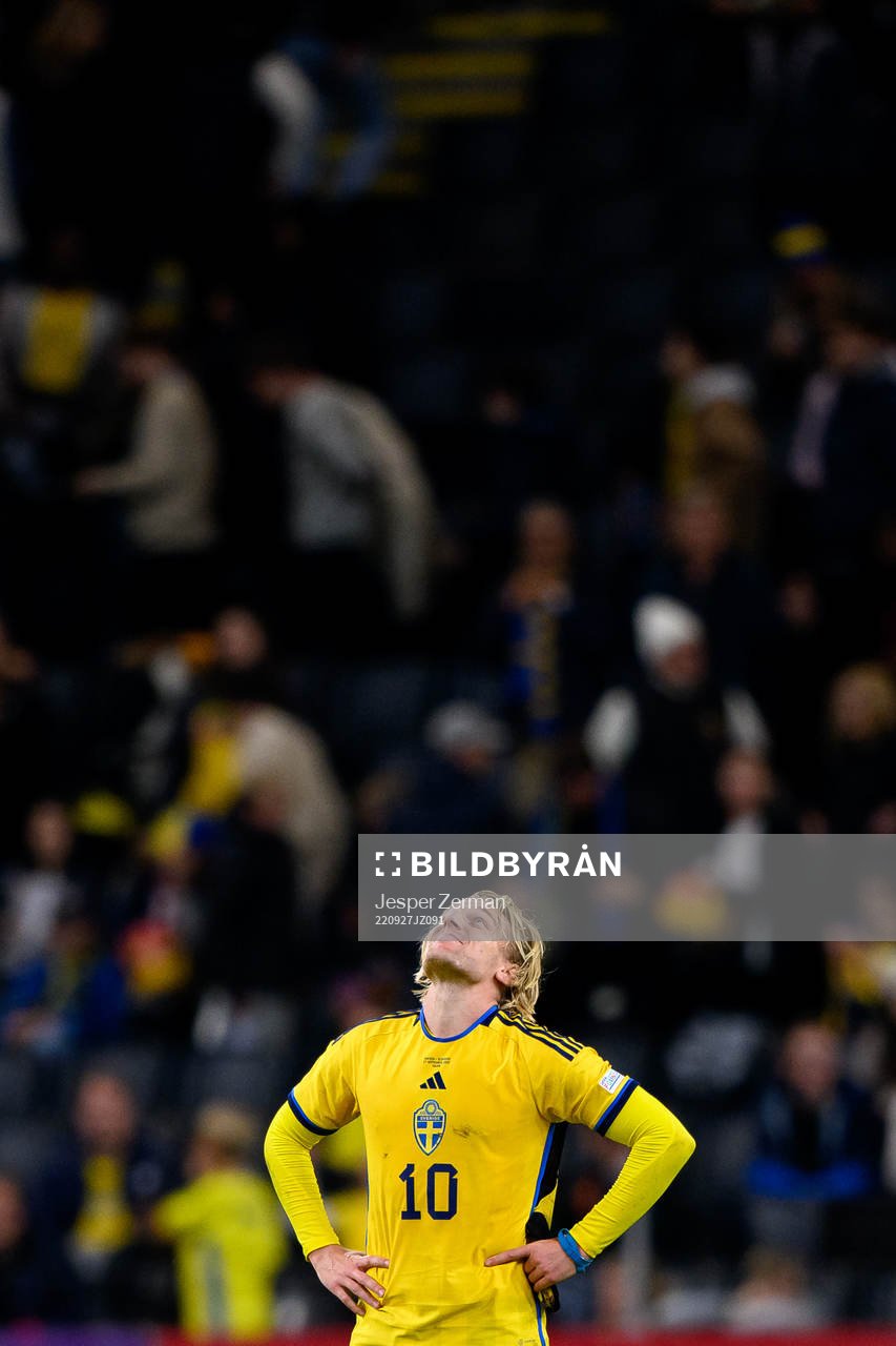 Emil Forsberg of Sweden looks dejected