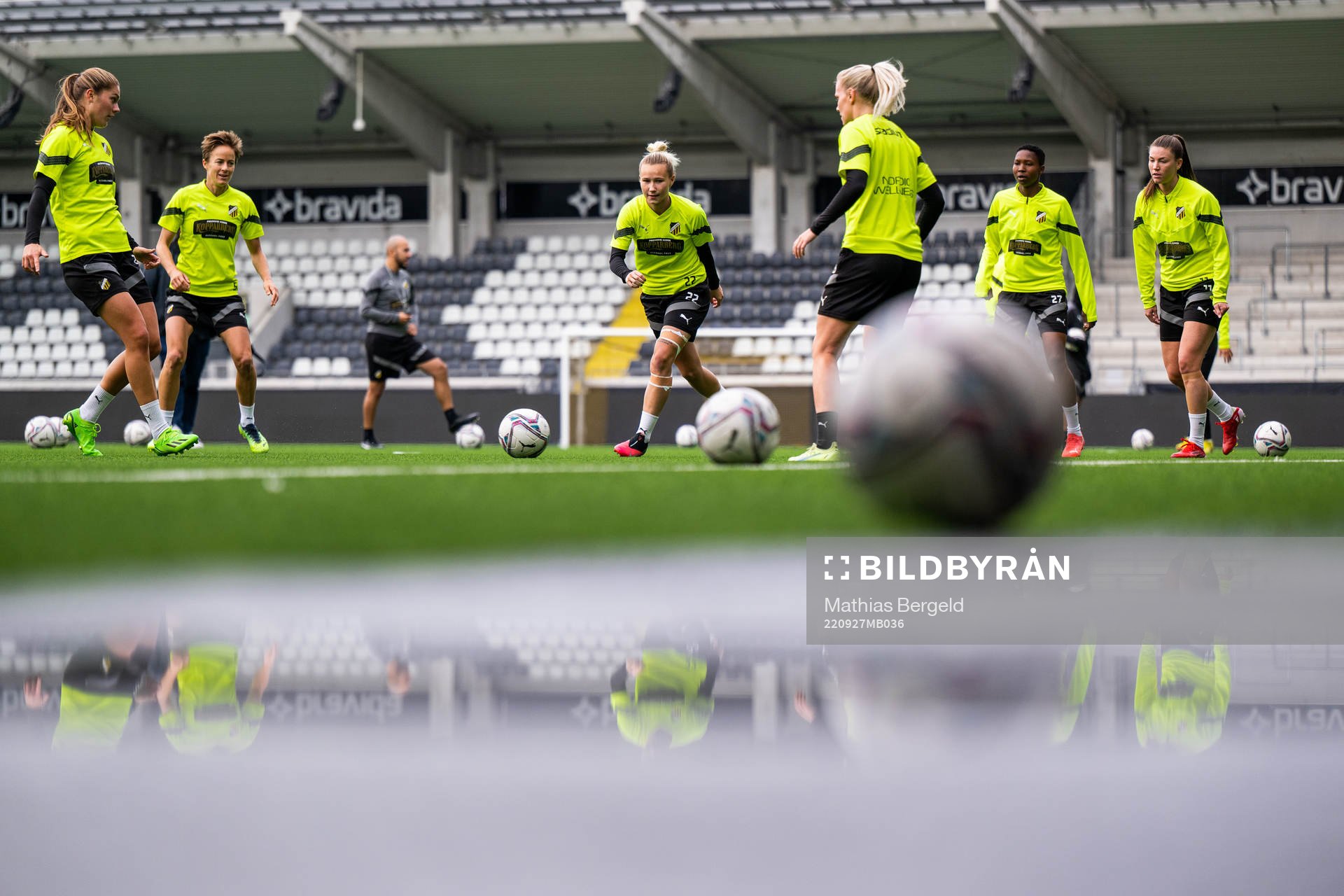 Mille Gejl Jensen, Aivi Luik, Marika Bergman Lundin, Josefine Rybrink, Aisha Ahmed Abdulle and Pauline Hammarlund during a training session with Häcken ahead of a Women's Champions League football match on September 27, 2022 in Gothenburg.