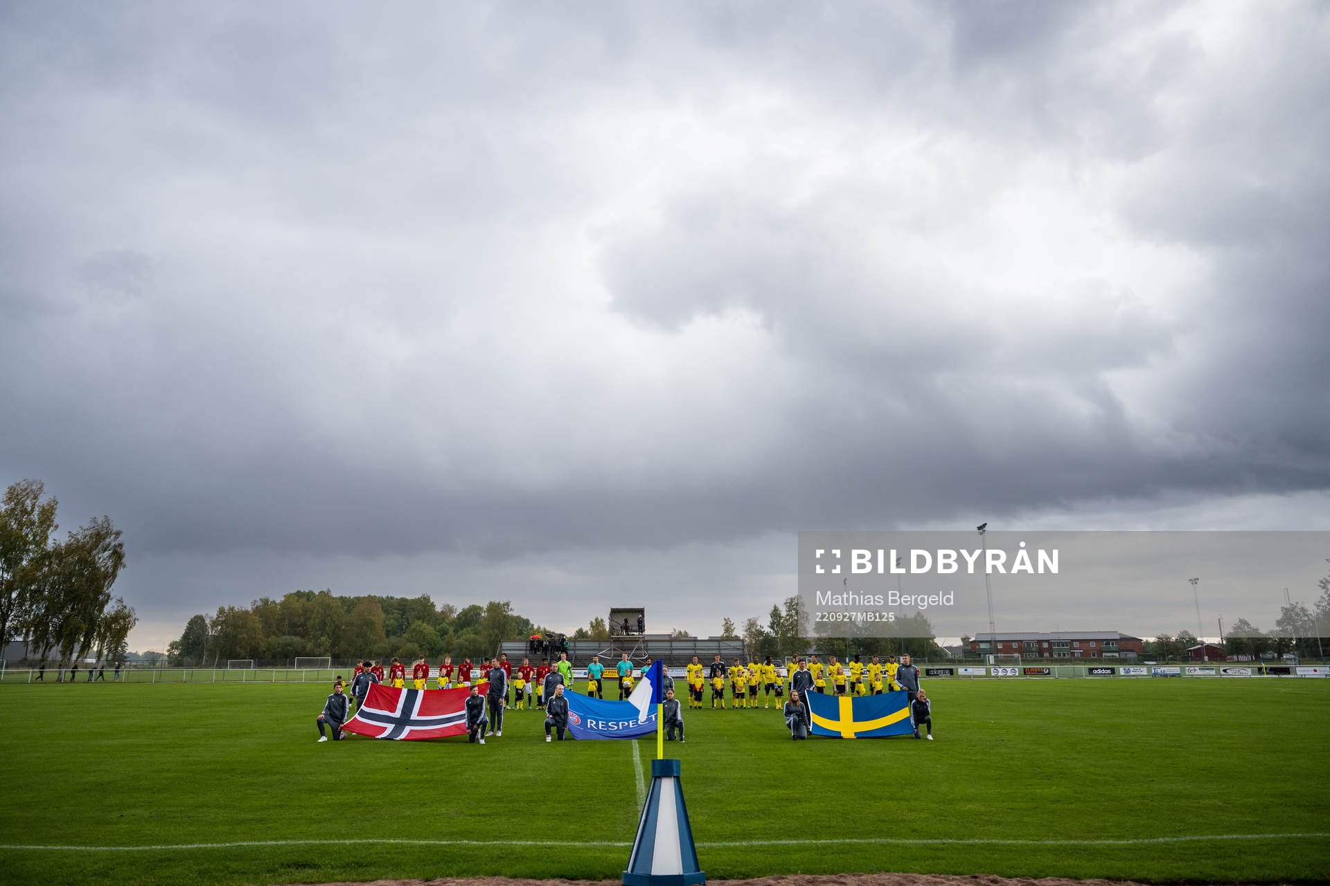 Norges och Sveriges lag vid line up
