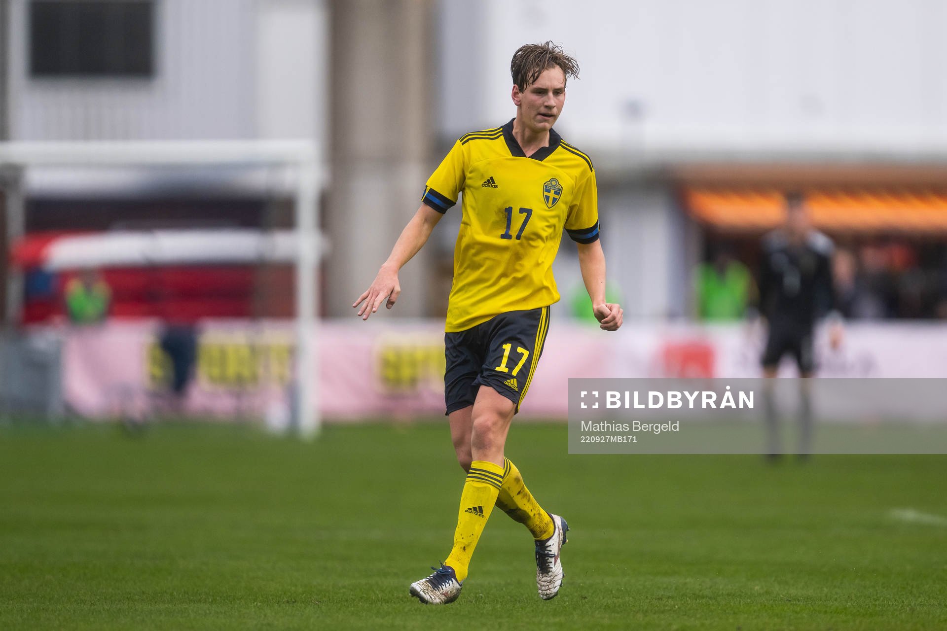 Sveriges Fredrik Nissen under P18-landskampen i fotboll mellan Sverige och Norge den 27 september 2022 i Mellerud. 