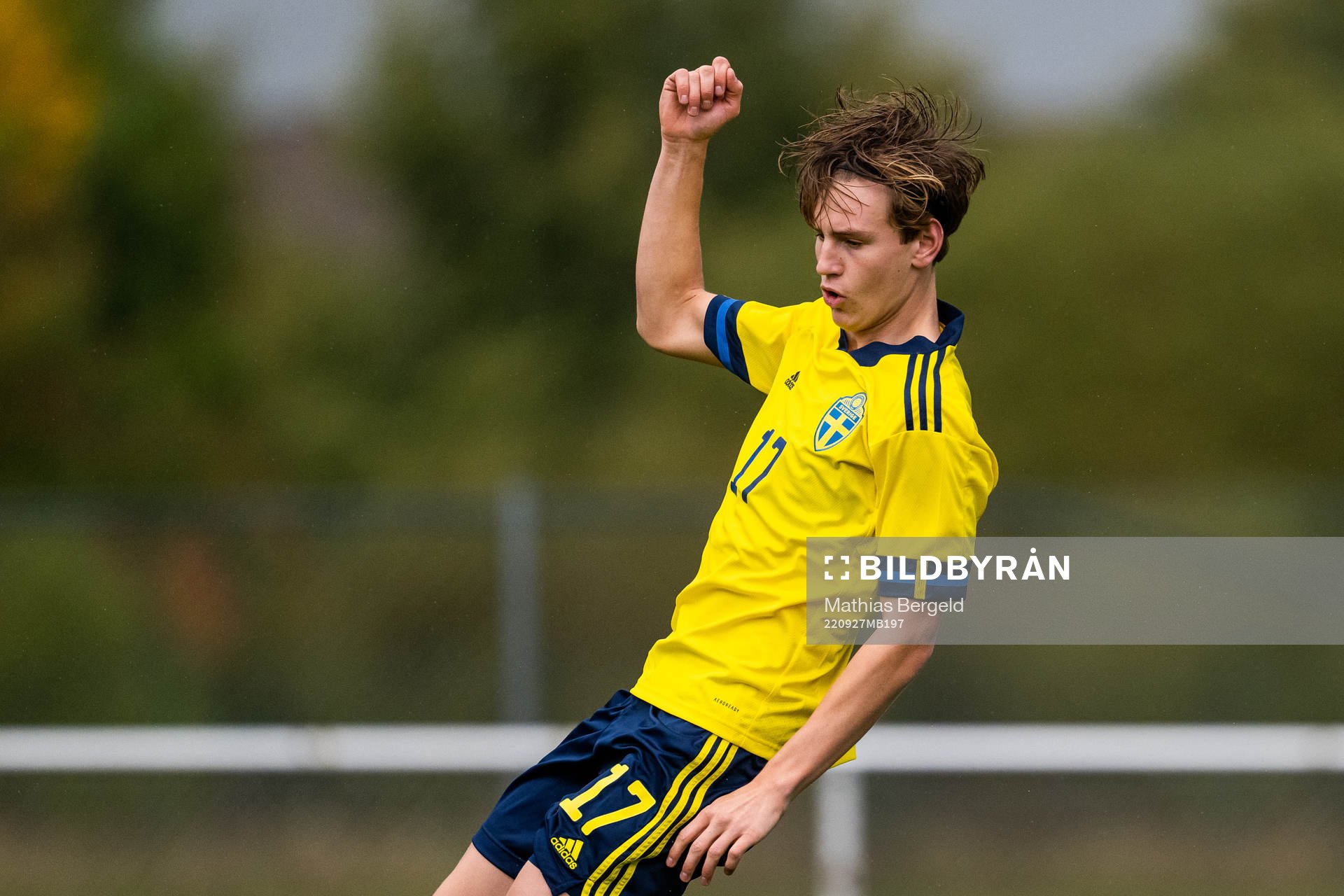 Sveriges Fredrik Nissen under P18-landskampen i fotboll mellan Sverige och Norge den 27 september 2022 i Mellerud. 