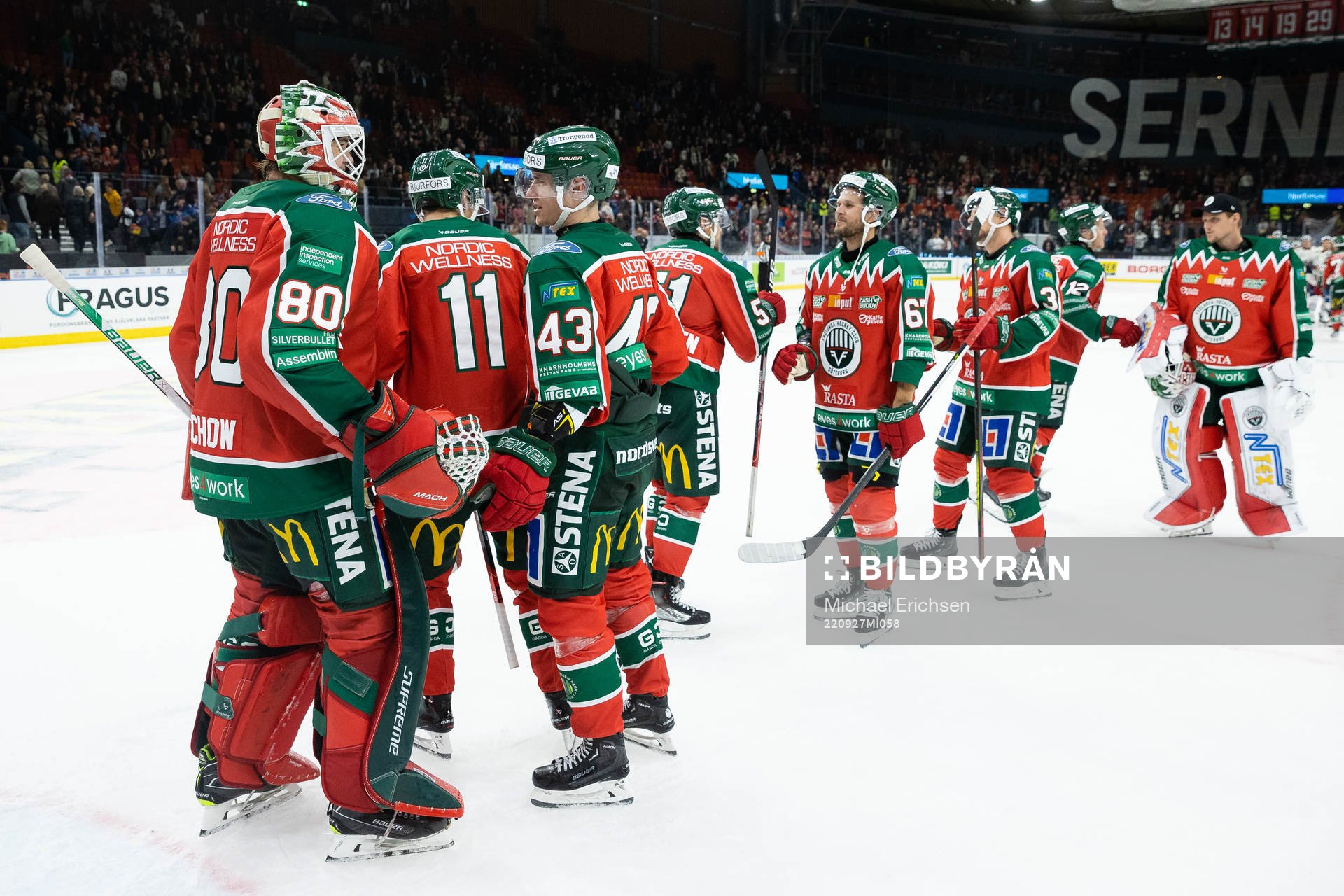 Frölundas målvakt Frederik Dichow och Tom Nilsson jublar