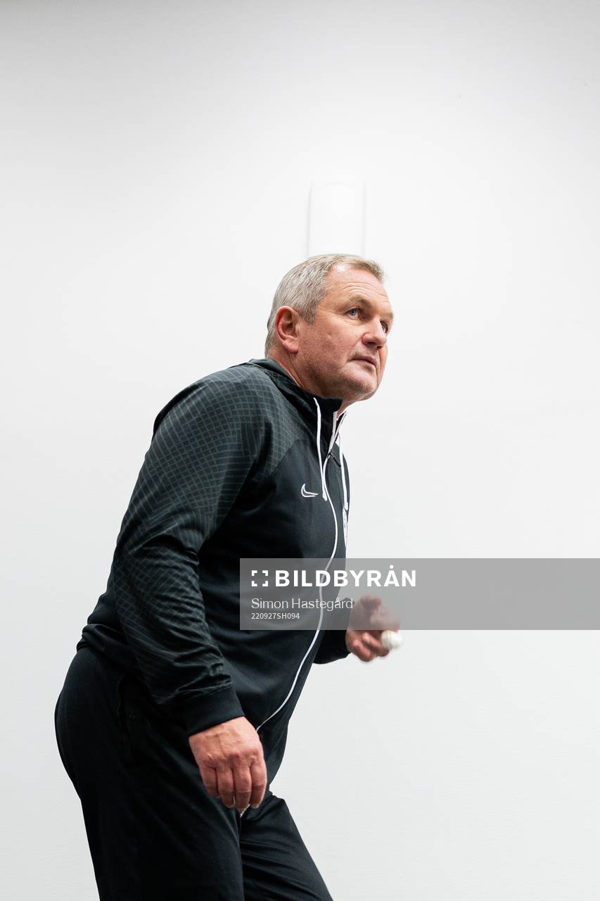 Head coach Matjaz Kek of Slovenia