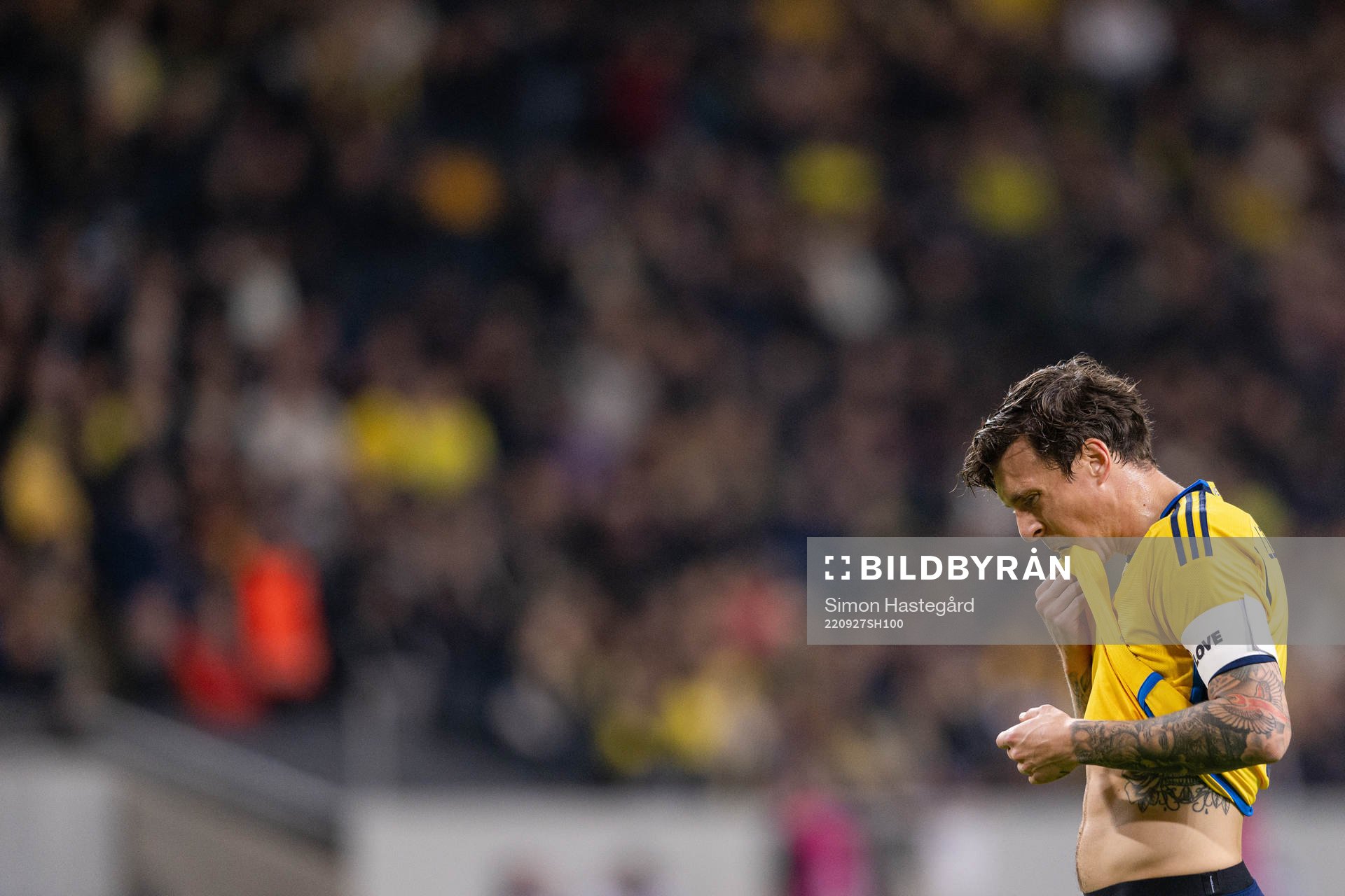 Victor Nilsson Lindelöf of Sweden looks dejected