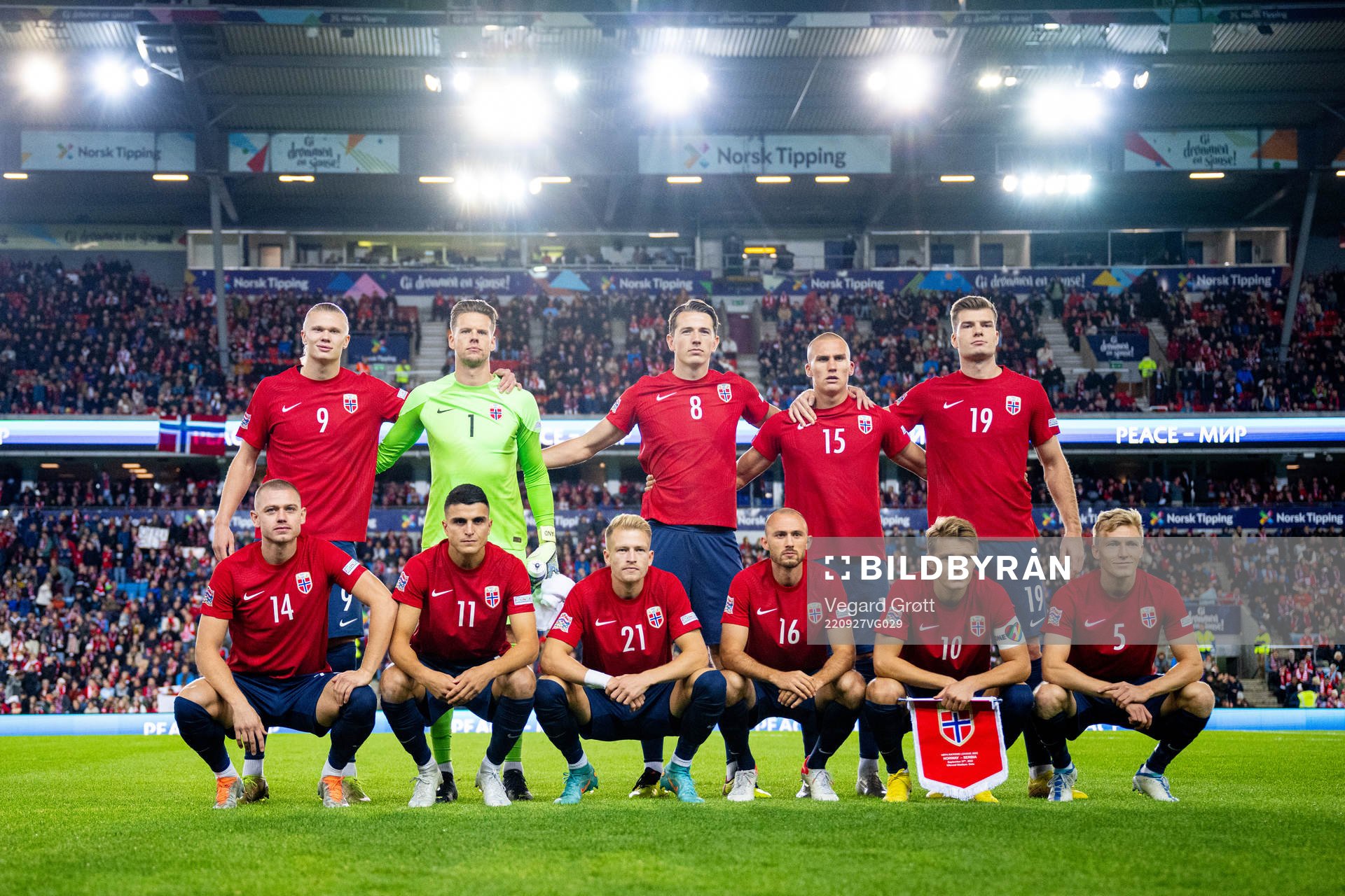 The staring eleven of Norway poses for a photo ahead the Nations League football match between Norway and Serbia on September 27, 2022 in Oslo. Top row: Erling Braut Haaland, goalkeeper Ørjan Håskjold Nyland, Sander Berge, Leo Skiri Østigård and Alexander Sørloth. Front row: Julian Ryerson, Mohamed Elyounoussi, Andreas Hanche-Olsen, Fredrik Aursnes, Martin Ødegaard and Birger Meling.