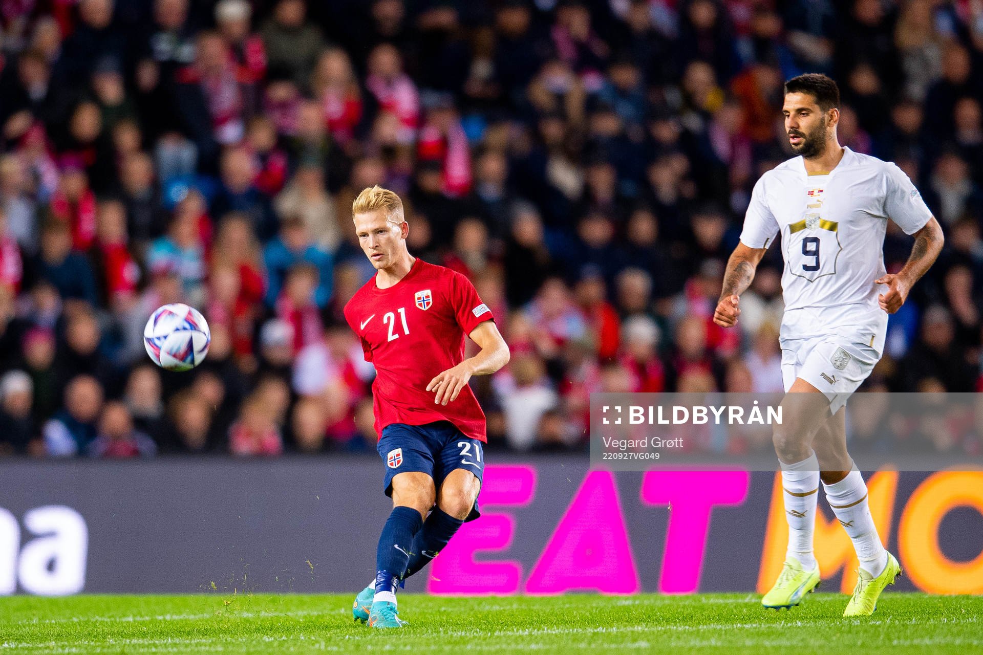 Andreas Hanche-Olsen of Norway and Aleksandar Mitrovic of