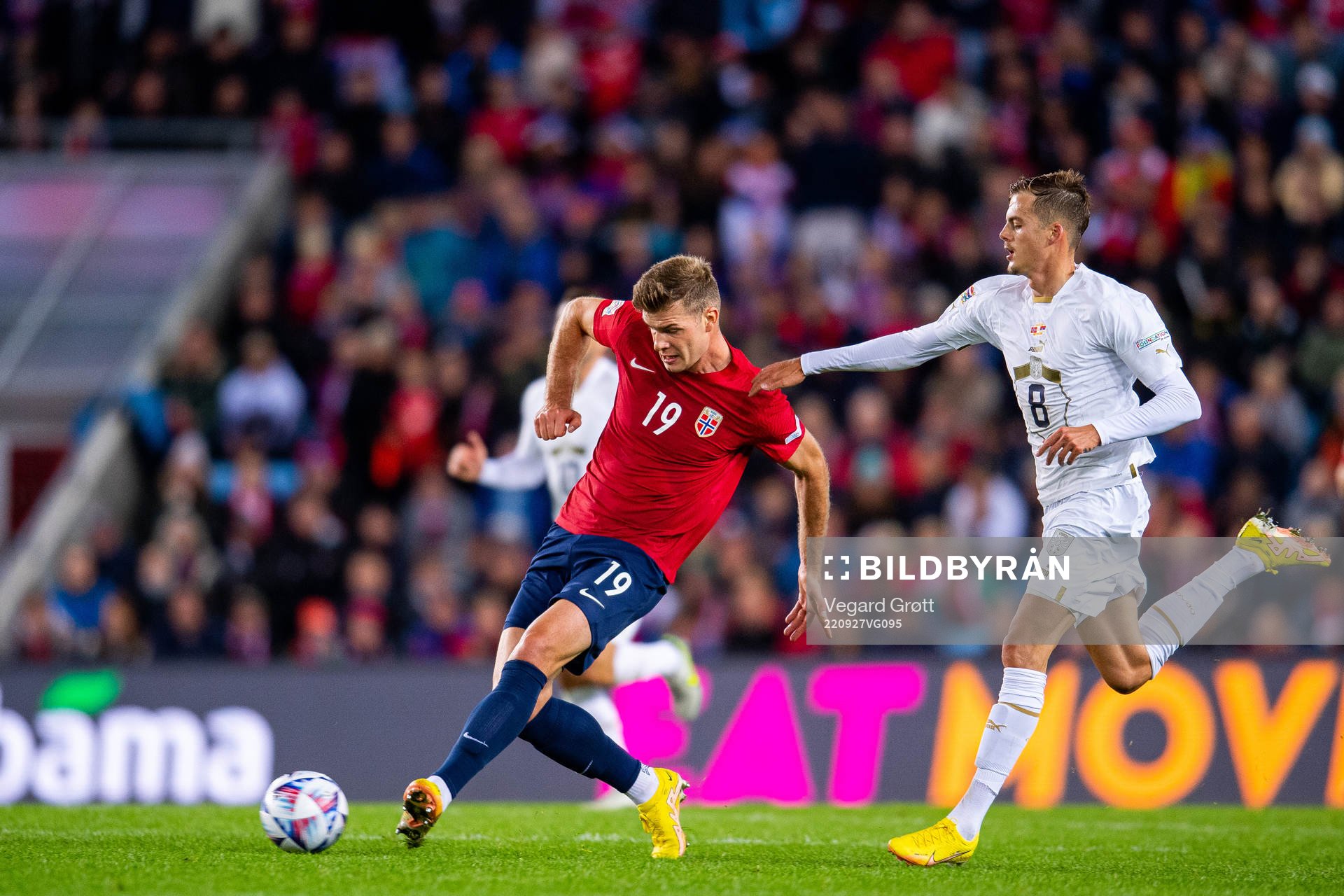 Alexander Sørloth of Norway and Ivan Ilic of Serbia